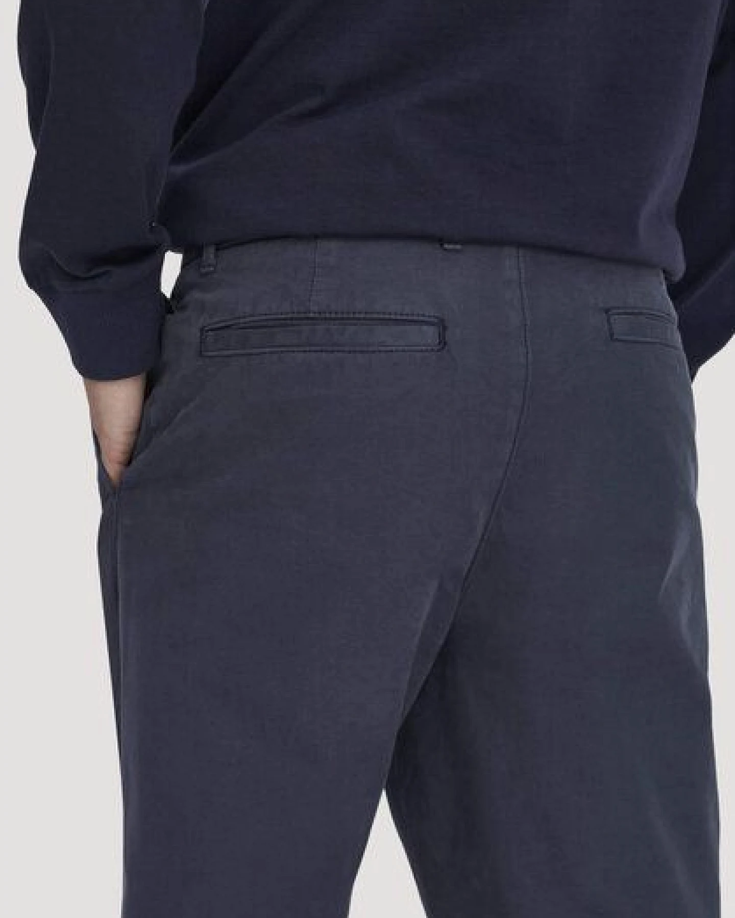 hessnatur Chino RONNEL Relaxed aus reiner Bio-Baumwolle – Ansicht 2