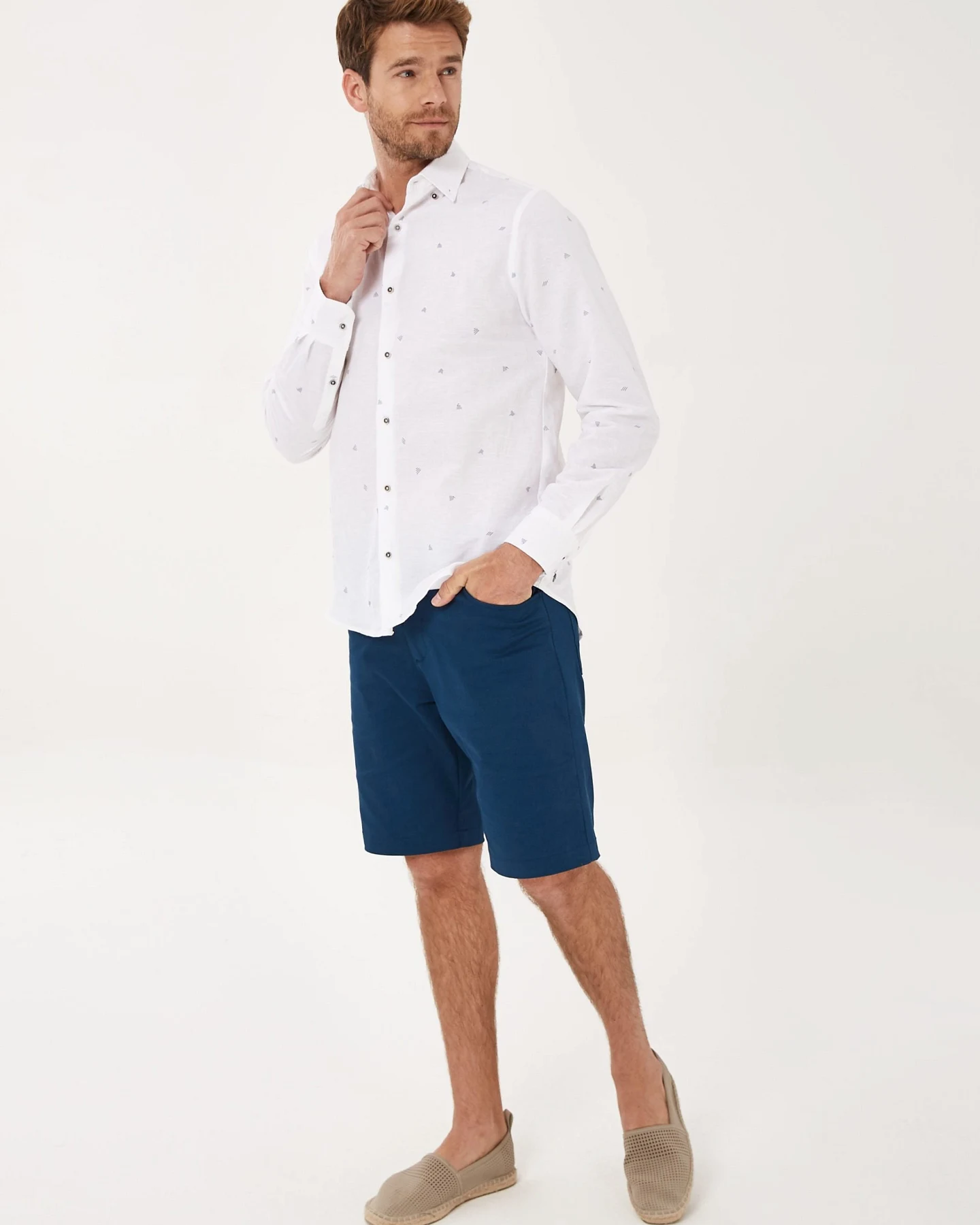 ORGANICATION Herren vegan Hemd Druck Weiß – Ansicht 2