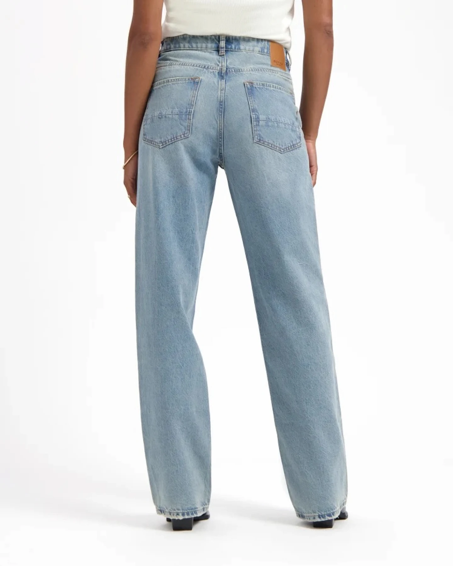 Kuyichi Damen vegan Jeans Loose Straight Izabella Vintage Blau – Ansicht 2