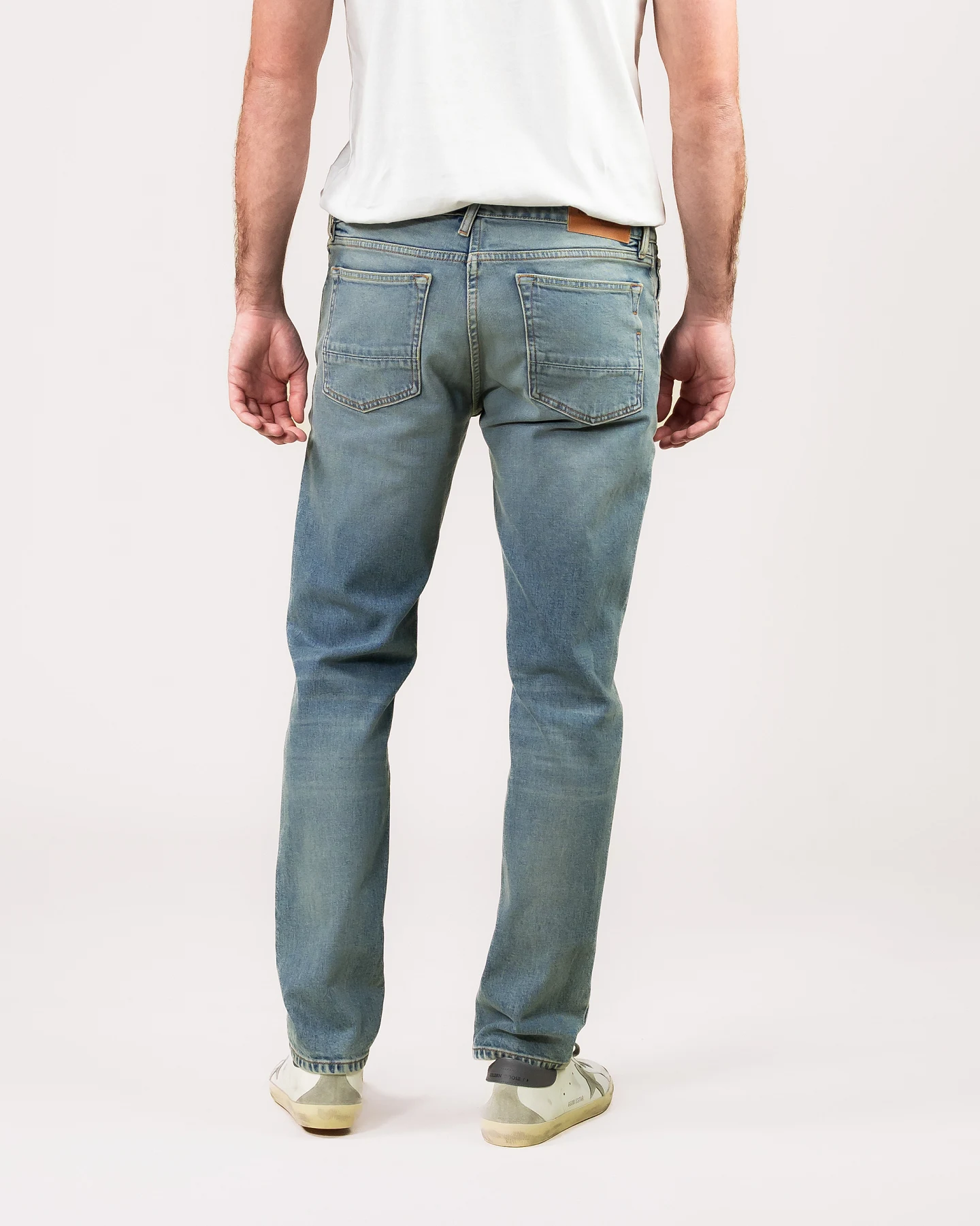 Kuyichi Herren vegan Jeans Jim Regular Slim Palm Beach – Ansicht 2