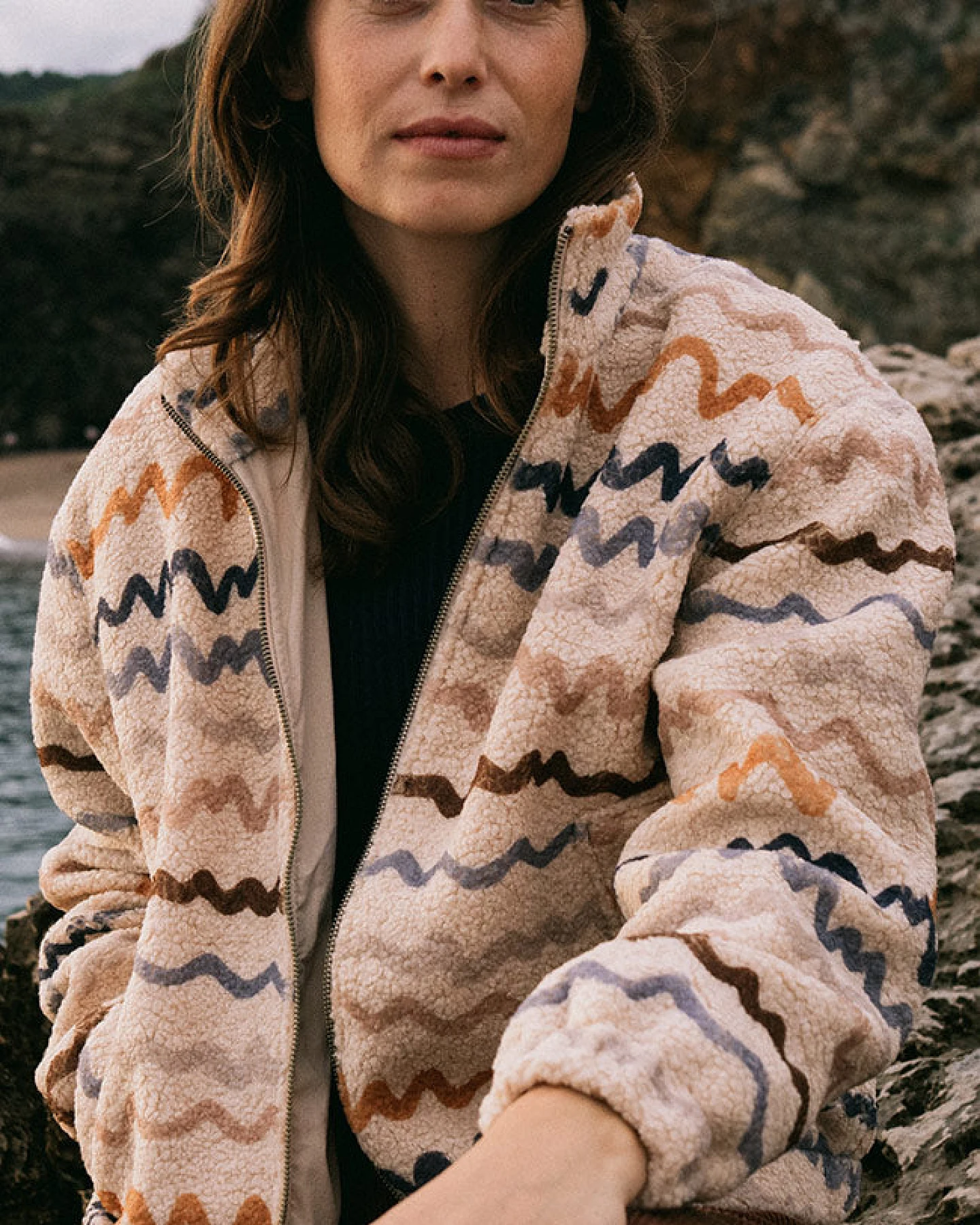 TWOTHIRDS Damen vegan Jacke Keem Printed Ecru – Ansicht 2