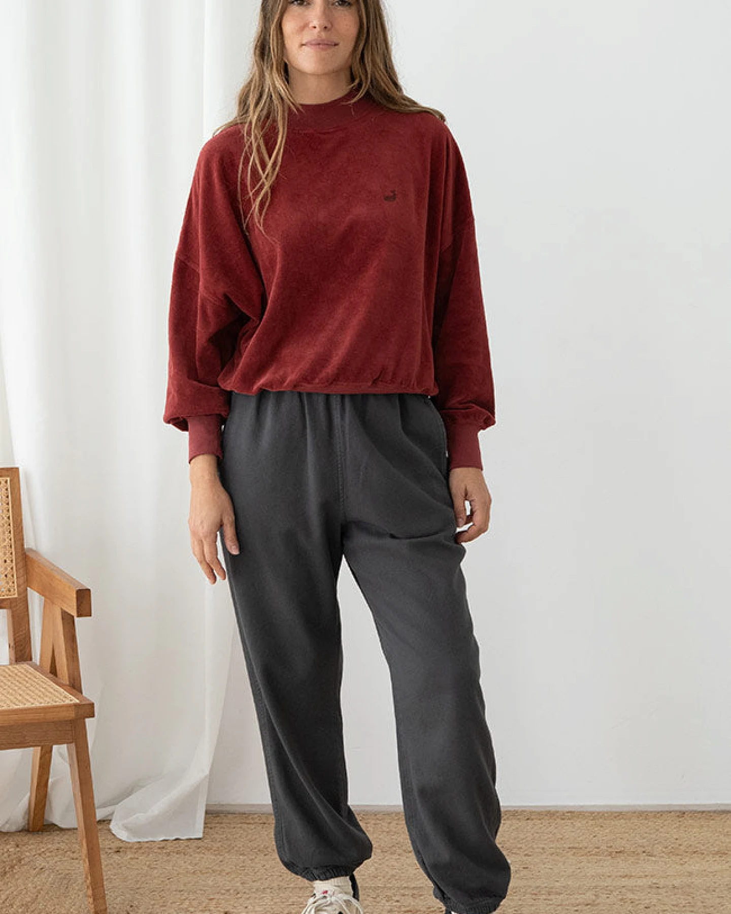 TWOTHIRDS Damen vegan Pullover Binz Veganer Samt Weinrot – Ansicht 2