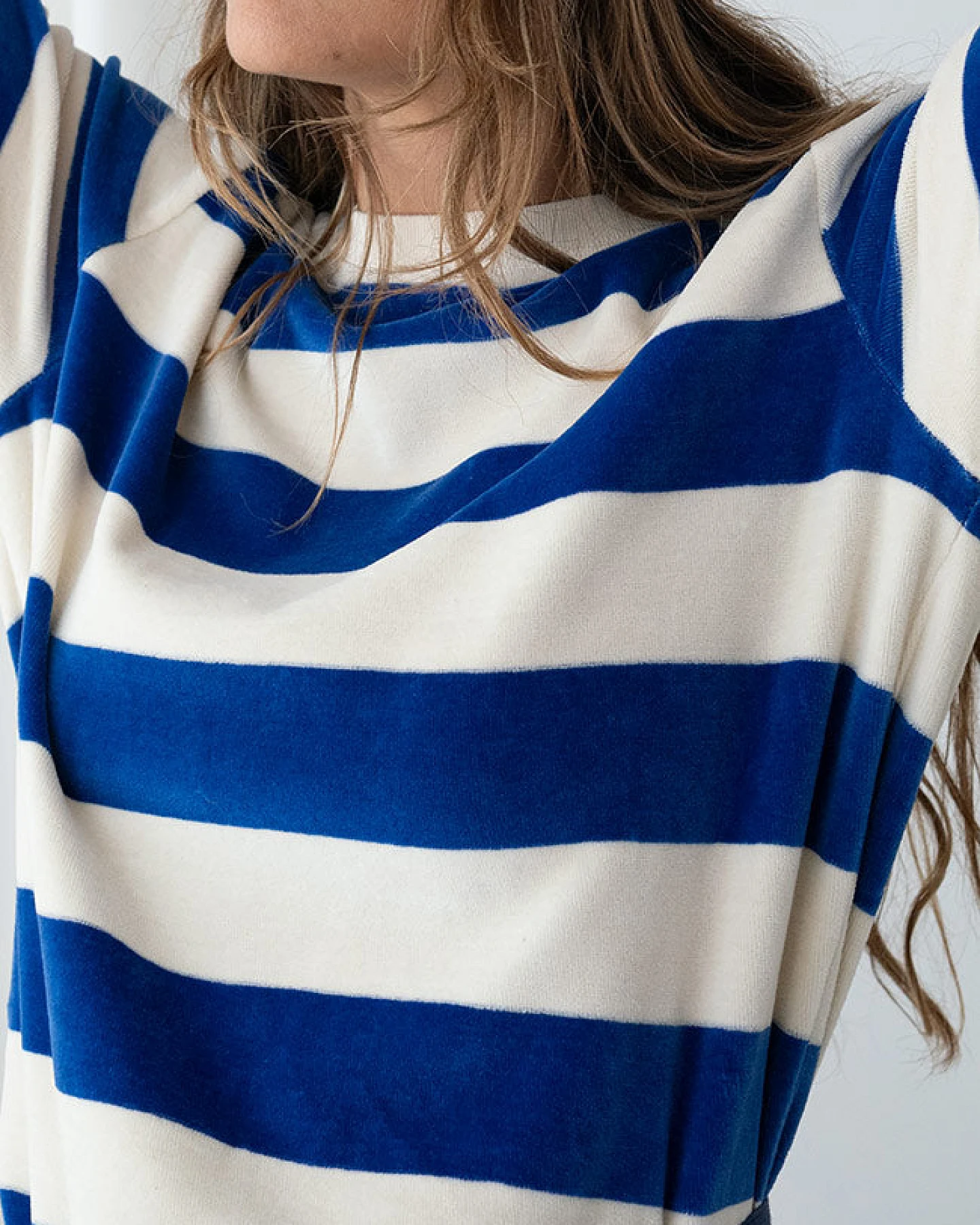 TWOTHIRDS Damen vegan Longsleeve Hawi Ultramarine Stripes – Ansicht 2