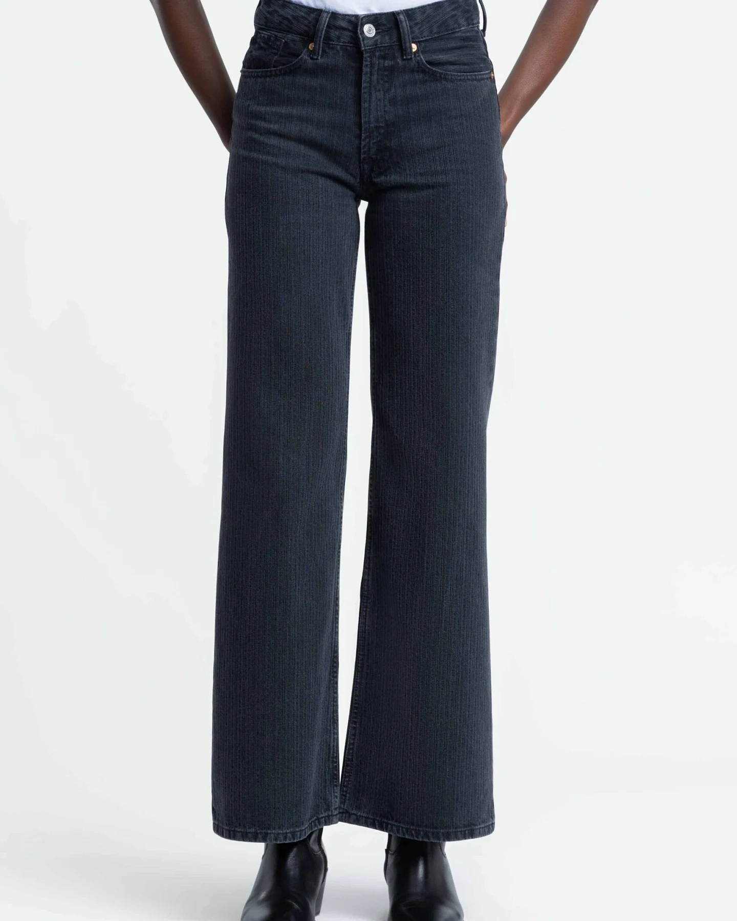 Kings of Indigo Damen vegan Jeans Jane Stripe Schwarz Washed – Ansicht 2