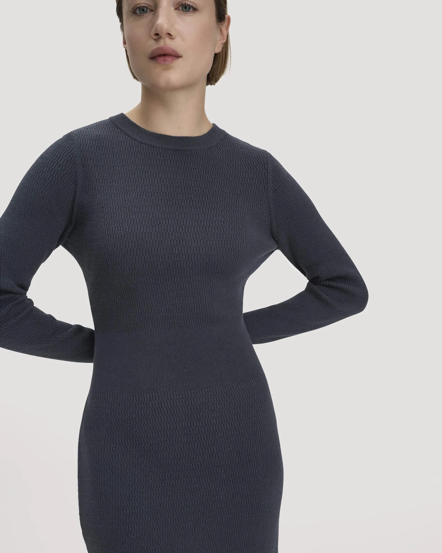 hessnatur Damen Strick Kleid Regular aus Bio-Baumwolle mit Bio-Merinowolle - blau - Größe XS – Ansicht 3