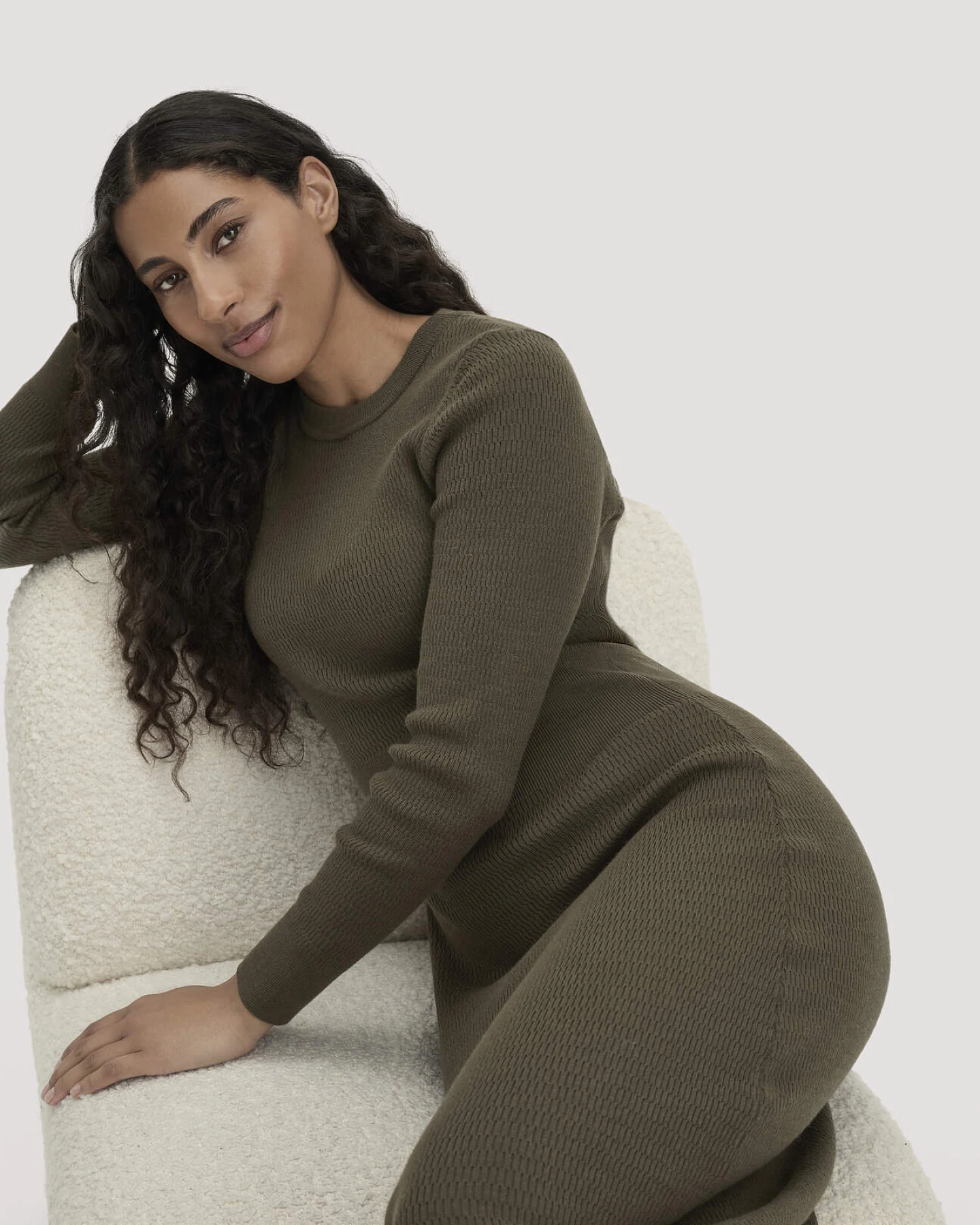 hessnatur Damen Strick Kleid Regular aus Bio-Baumwolle mit Bio-Merinowolle - grün - Größe XL – Ansicht 4