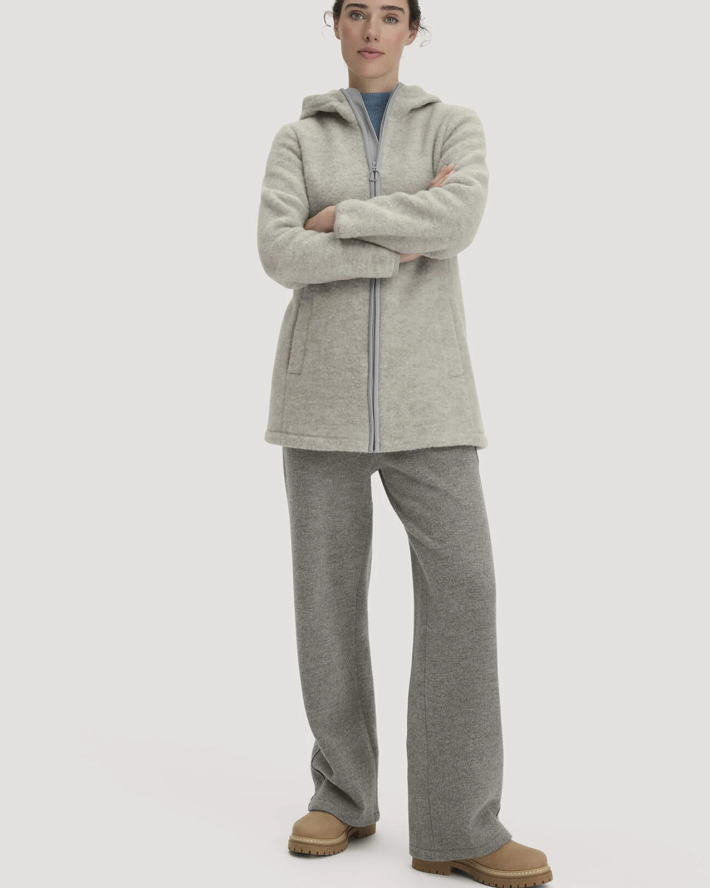 hessnatur Damen Wollfleece-Jacke mit Kapuze Regular aus Bio-Merinowolle - grau - Größe L – Ansicht 2