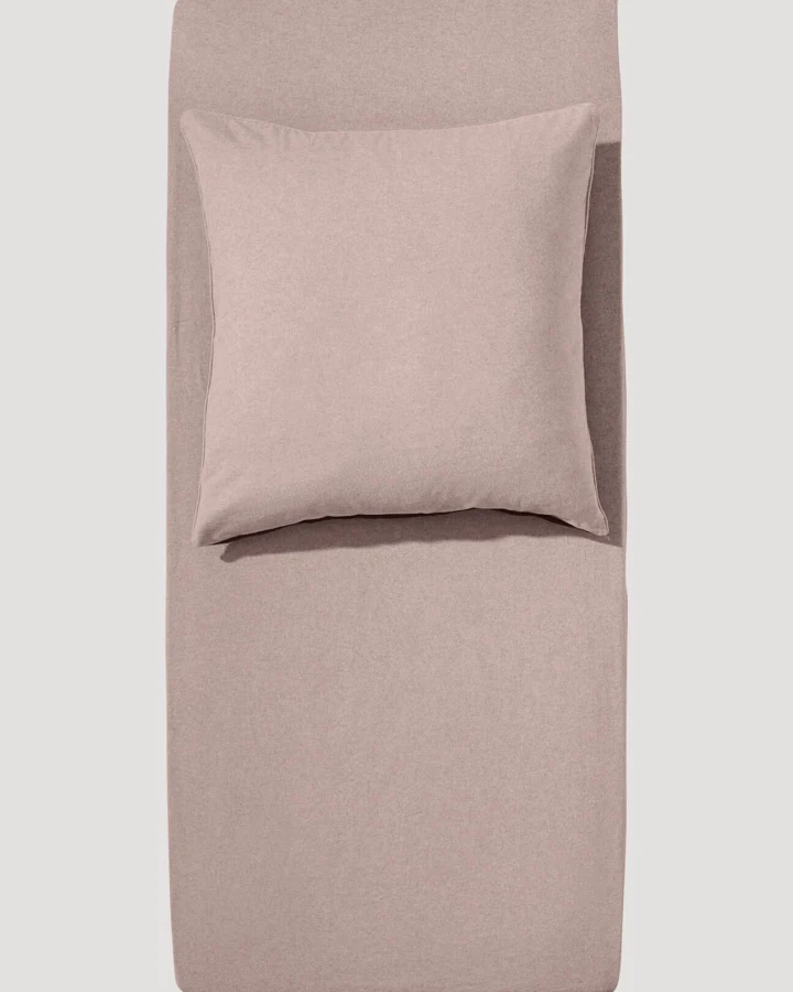 Produktseite: hessnatur Biber-Spannbett-Tuch aus Bio-Baumwolle - lila - Größe 90-100x200 cm