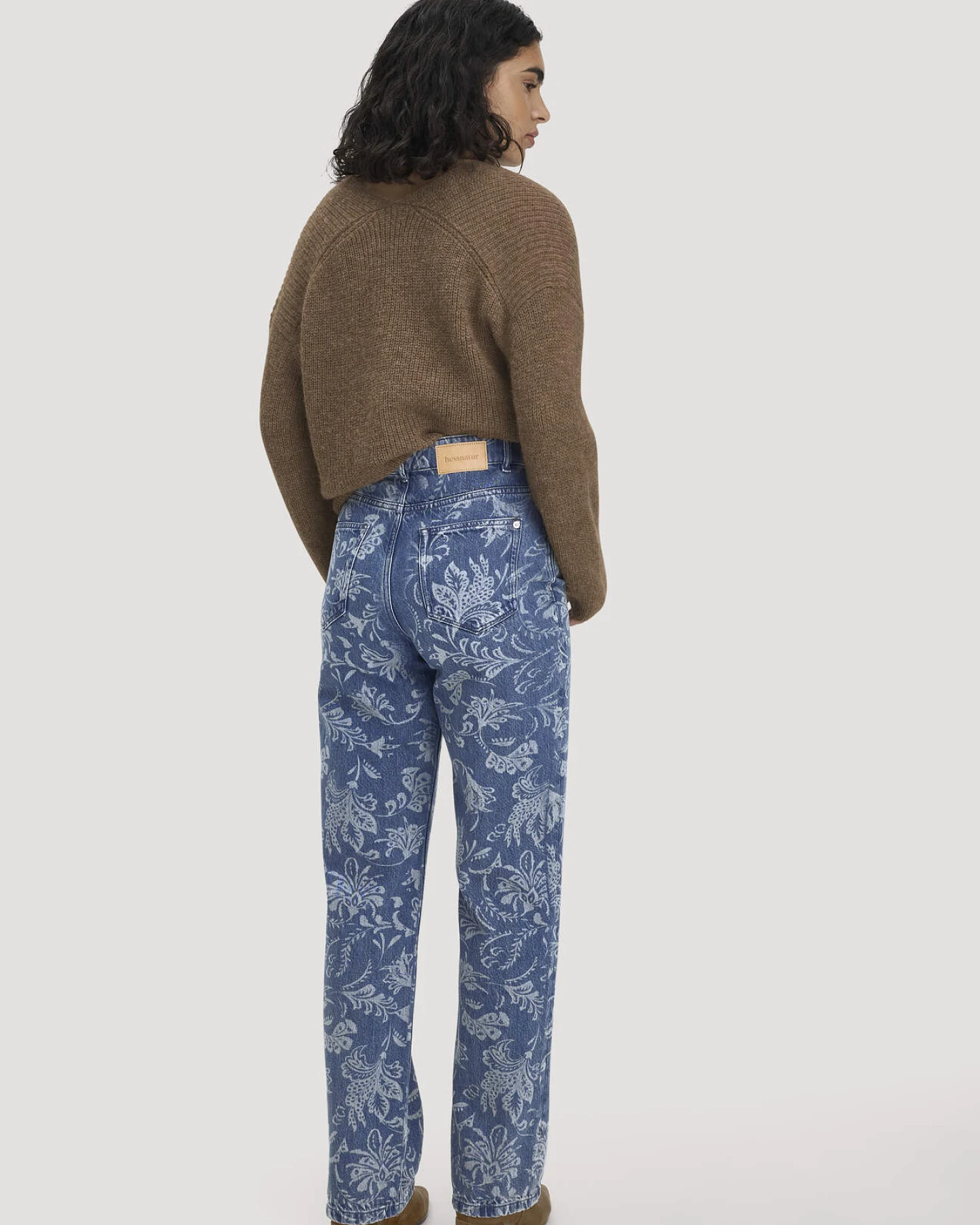 hessnatur Damen Jeans Straight Relaxed aus Bio-Baumwolle mit TENCEL™ Lyocell - blau - Größe 31 – Ansicht 2