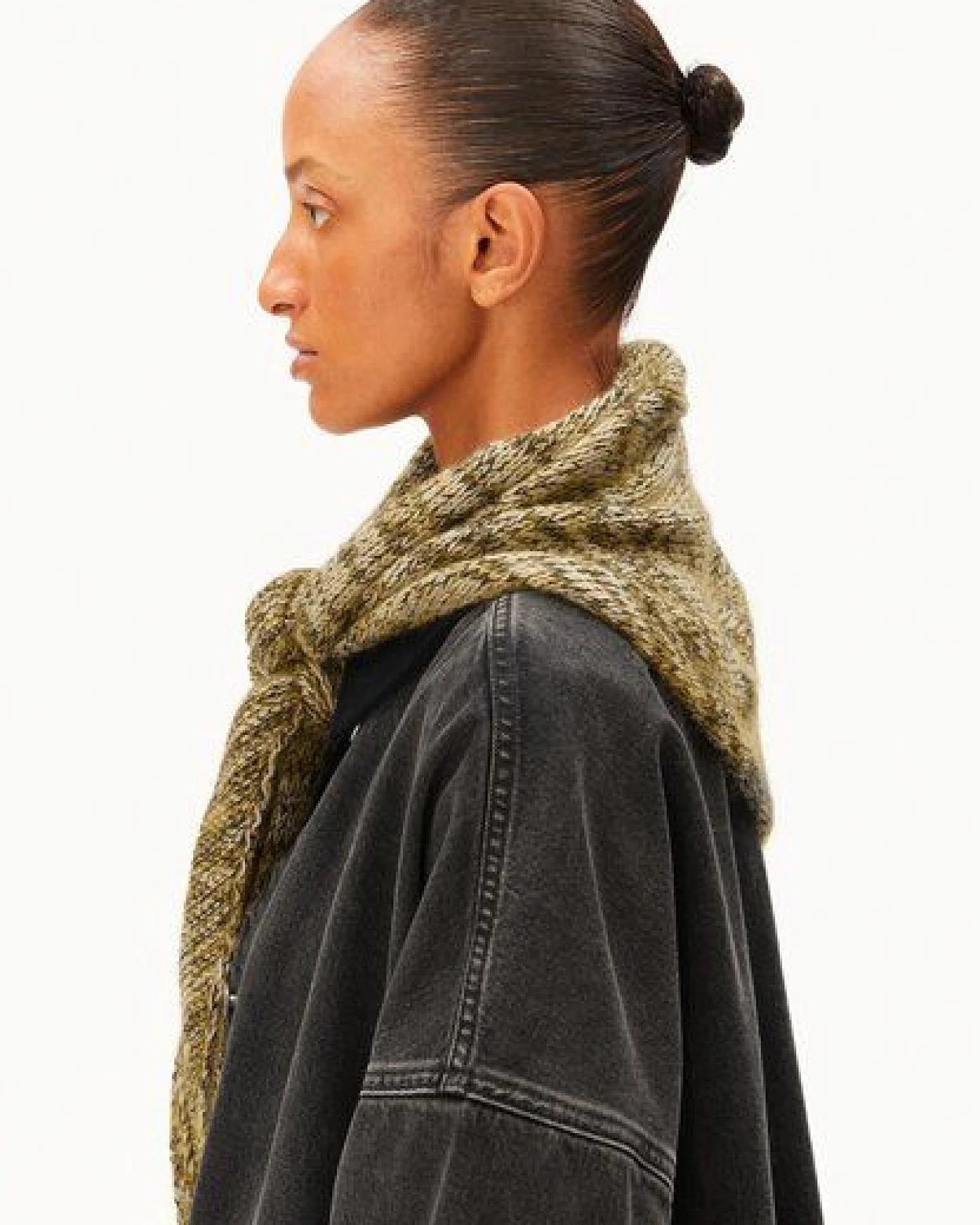 ARMEDANGELS BRUSHED MOULINÉ Unisex Schal aus Mohair-Woll Mix – Ansicht 3
