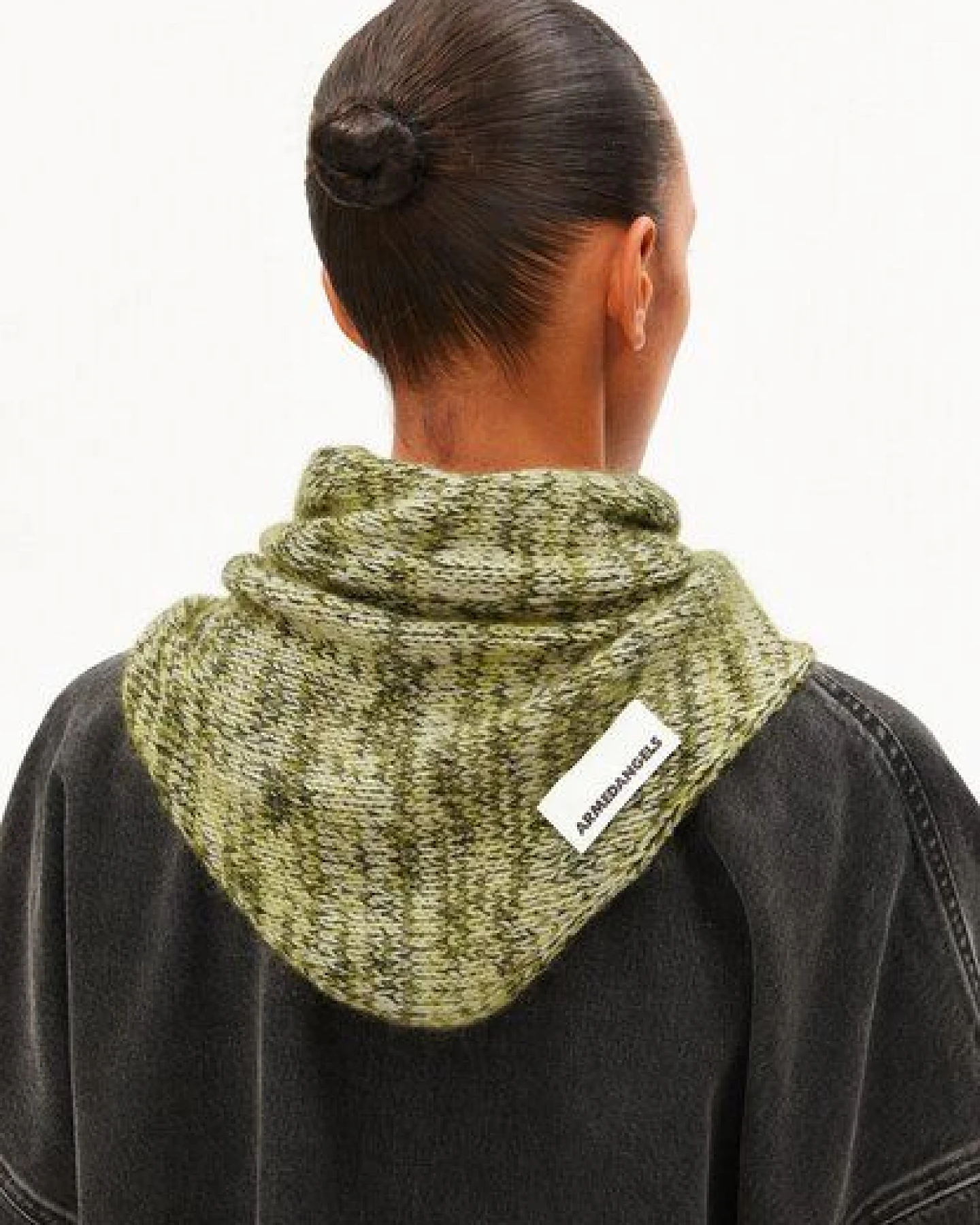 ARMEDANGELS BRUSHED MOULINÉ Unisex Schal aus Mohair-Woll Mix – Ansicht 2