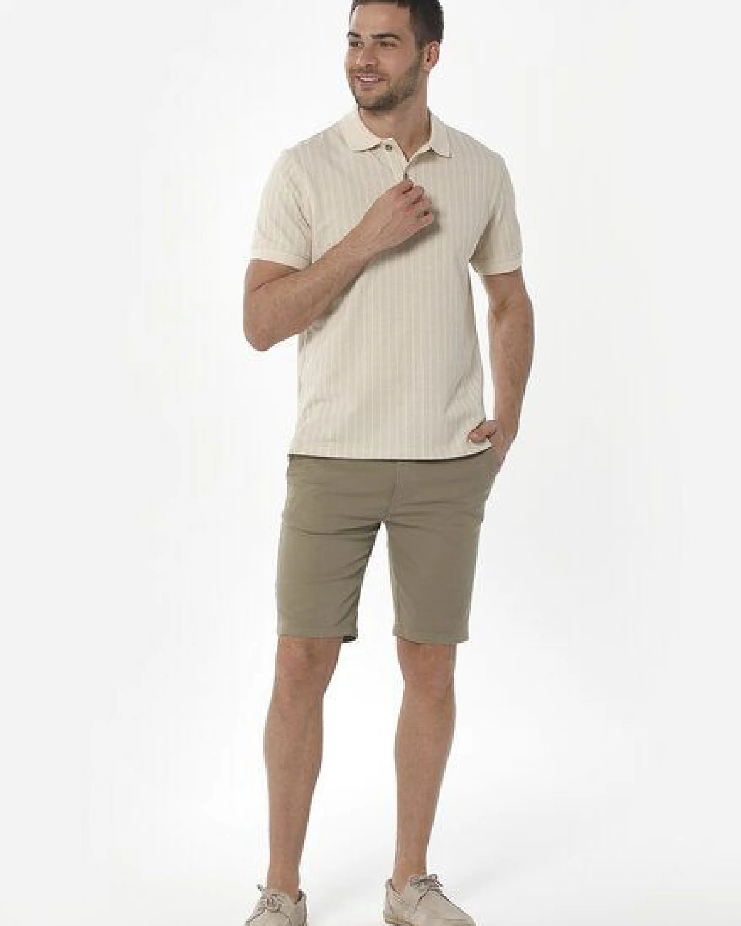 ORGANICATION Slim Chino-Shorts aus Bio-Baumwolle – Ansicht 2
