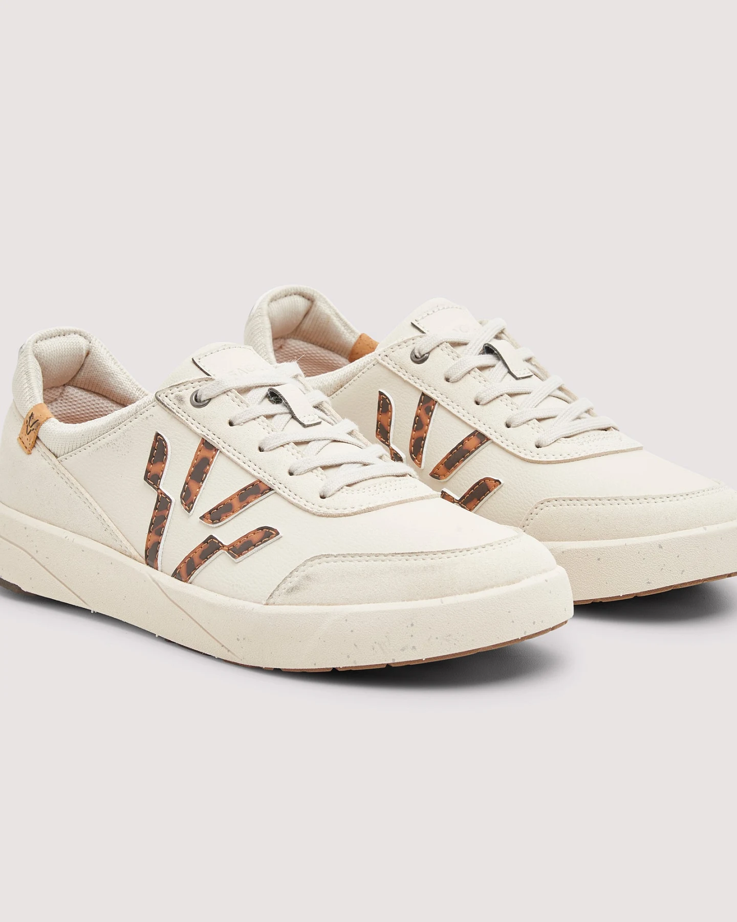 SAOLA Damen vegan Sneaker Damen In Den Farben Cali Sand Und Leopard – Ansicht 2