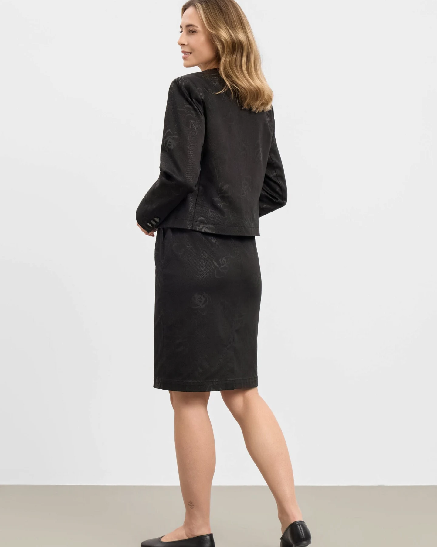 LAURIE Damen vegan Rock Simone Black Bloom Print – Ansicht 2