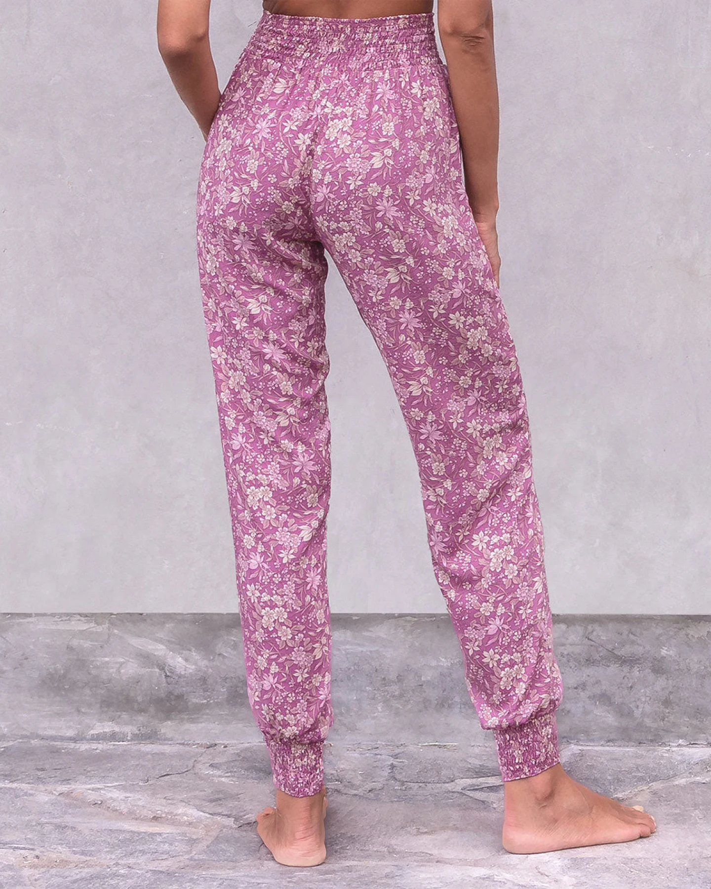 Jaya Organics Yogahose Ananda - Carmine Flowers M – Ansicht 4