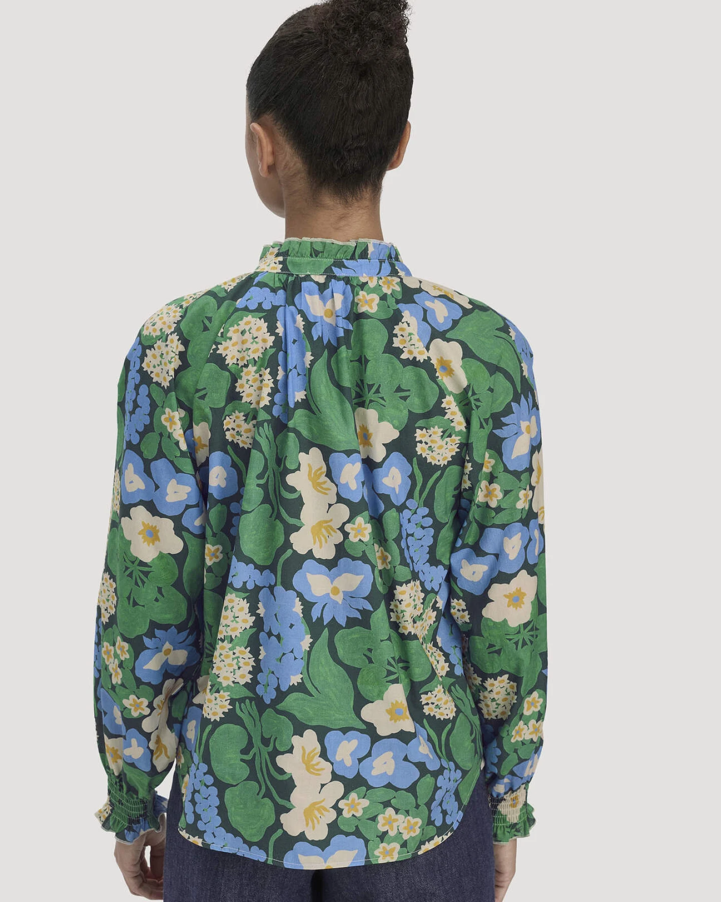 hessnatur Damen Bluse Relaxed LIV LEE aus Bio-Baumwolle - grün - Größe 40 – Ansicht 3