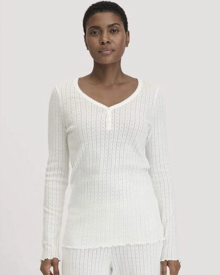 hessnatur Pointelle Henley Schlafshirt PURE COTTON aus reiner Bio-Baumwolle