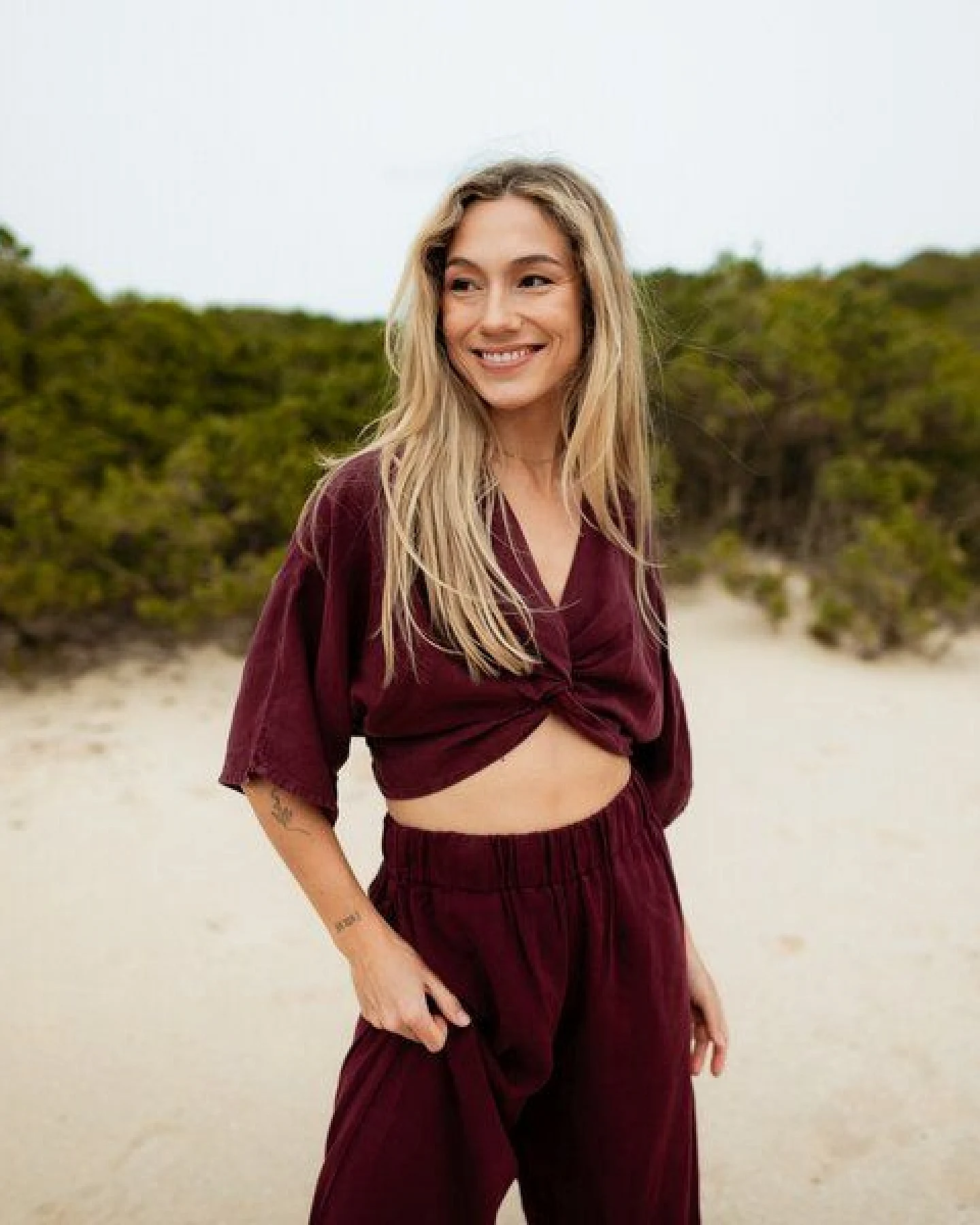 NORDLICHT Damen Knoten Crop Top Merit aus 100% Tencel – Ansicht 3