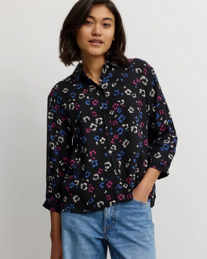 Recolution Damen vegan Bluse Cypress Blossom Schwarz