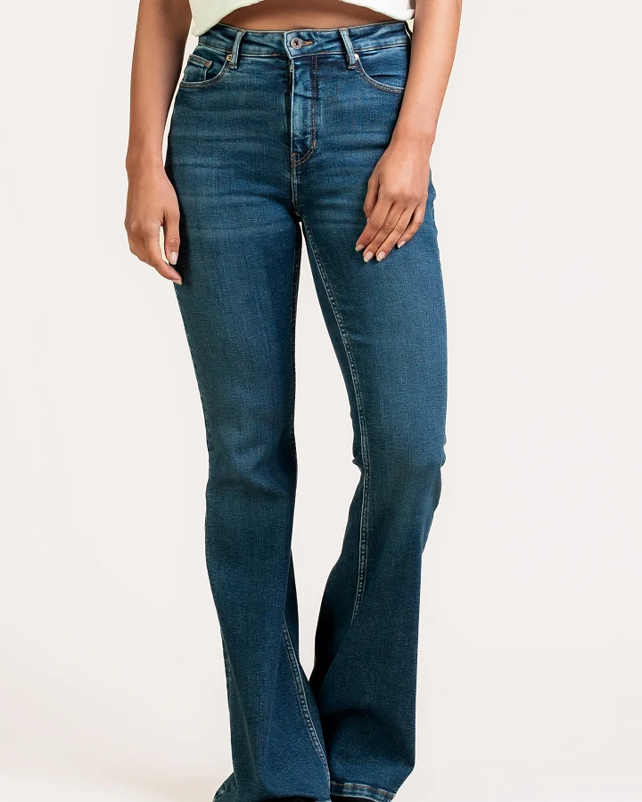 Kuyichi Damen vegan Jeans Lisette Flare Clean Blue