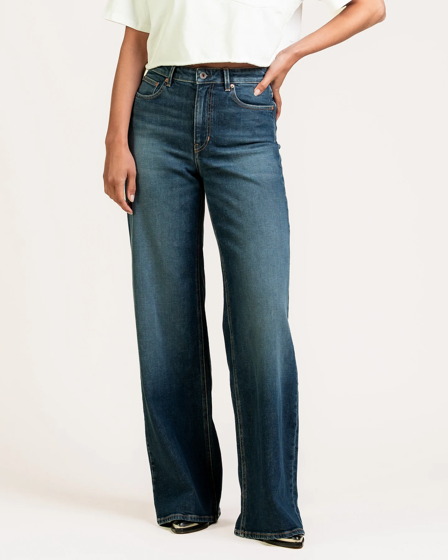 Kuyichi Damen vegan Jeans Harper Weit Geschnitten Tiefes Indigo – Ansicht 2
