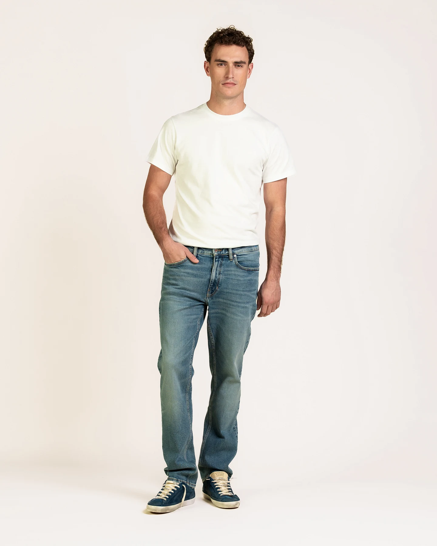 Kuyichi Herren vegan Jeans Scott Regular Foundry Blue – Ansicht 2