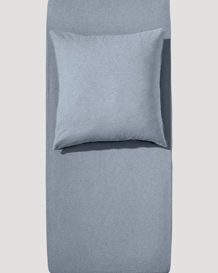 Produktseite: hessnatur Biber-Spannbett-Tuch aus Bio-Baumwolle - blau - Größe 90-100x200 cm