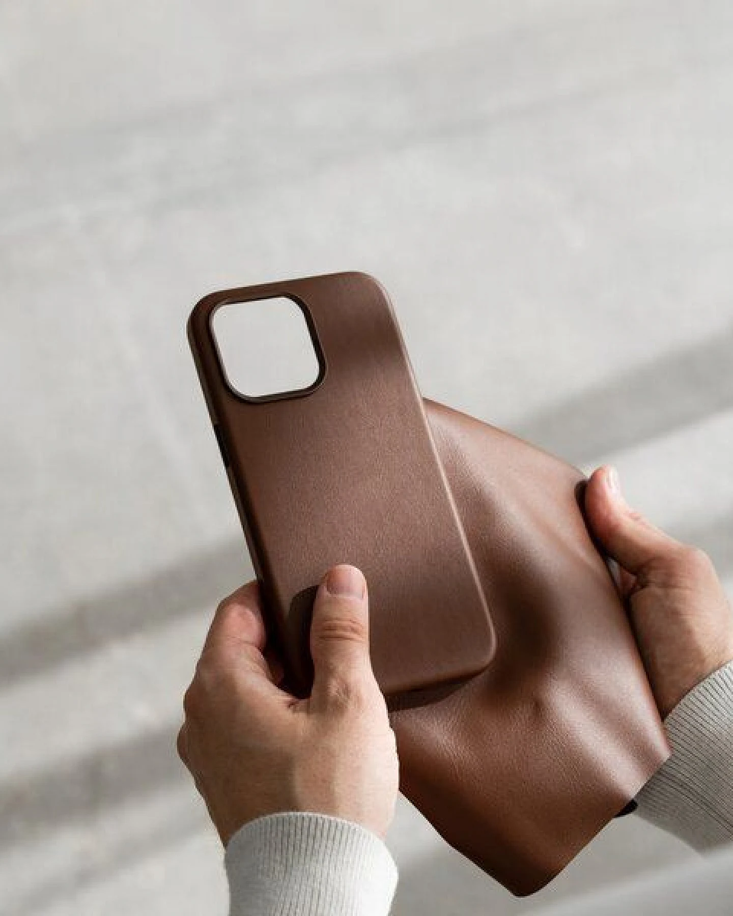 Woodcessories iPhone Leder Hülle aus nachhaltigen Aloe Vera Pflanzen – Ansicht 3