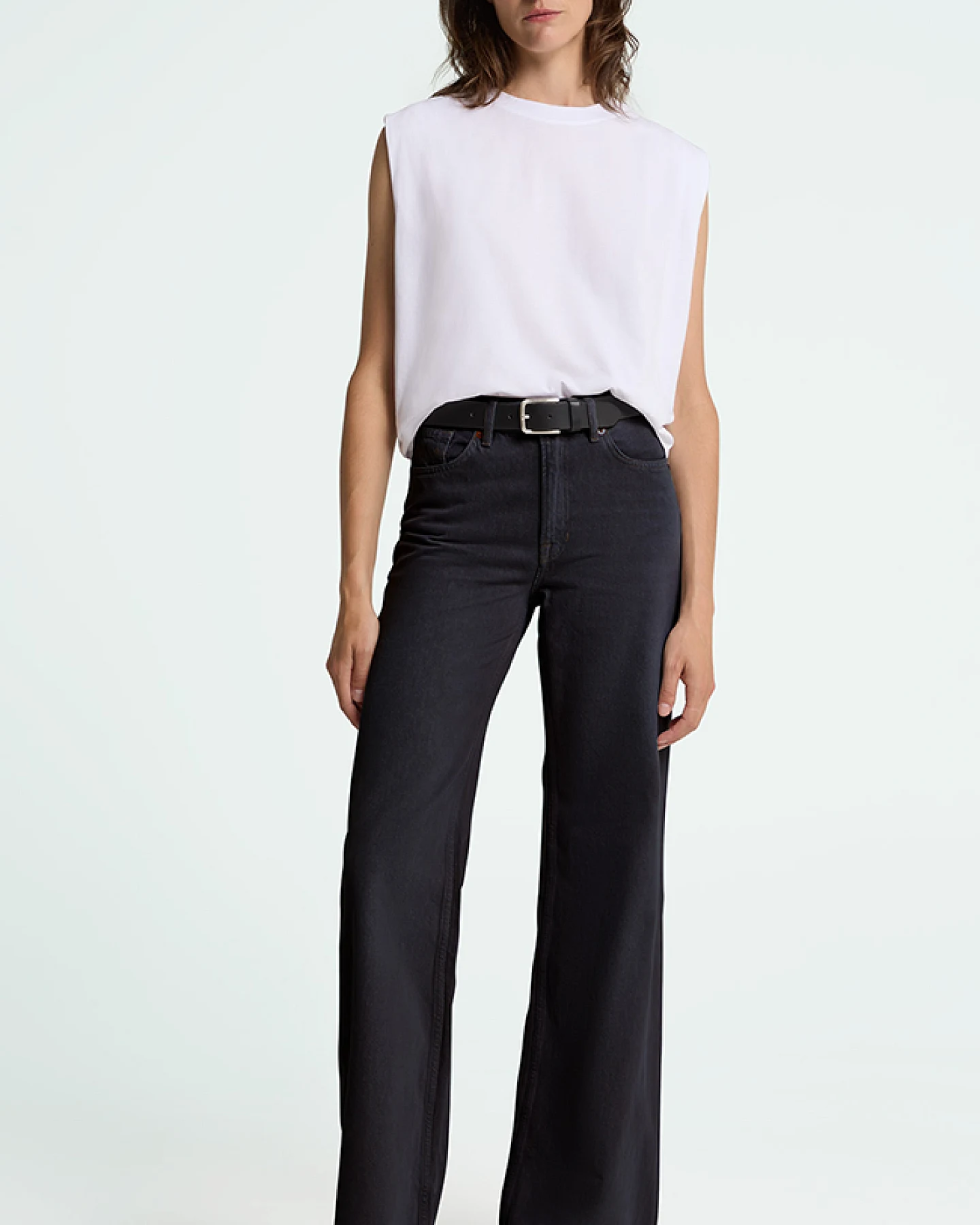 Kings of Indigo Damen vegan Flare Jeans Jane Holo Schwarz – Ansicht 2
