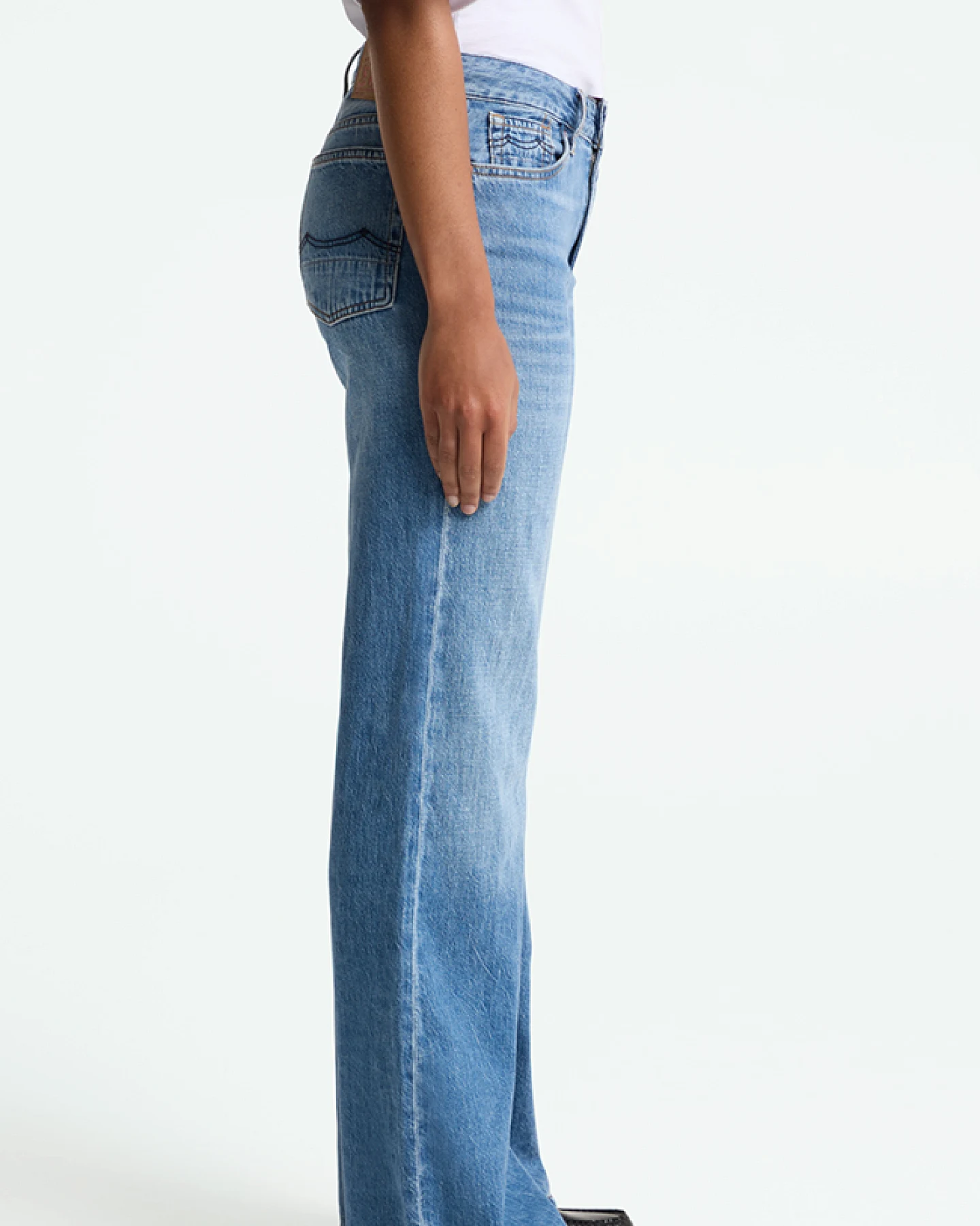 Kings of Indigo Damen vegan Flare Jeans Jane Hopcete Electric Clean Blau – Ansicht 2
