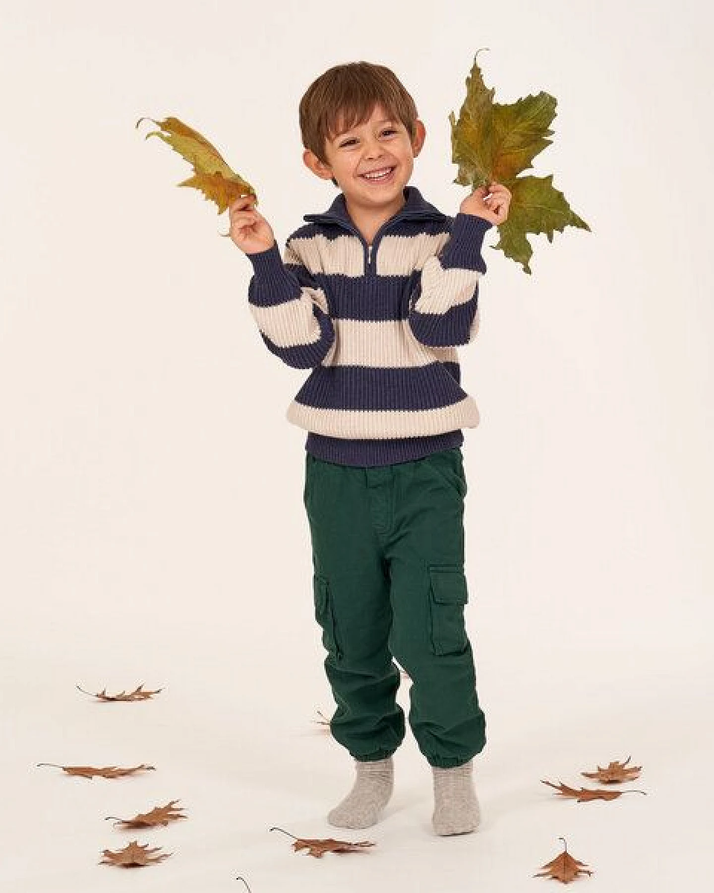 Sense Organics & friends in cooperation with GARY MASH Gefütterte Kinder Cargohose aus aus Biobaumwolle – Ansicht 4