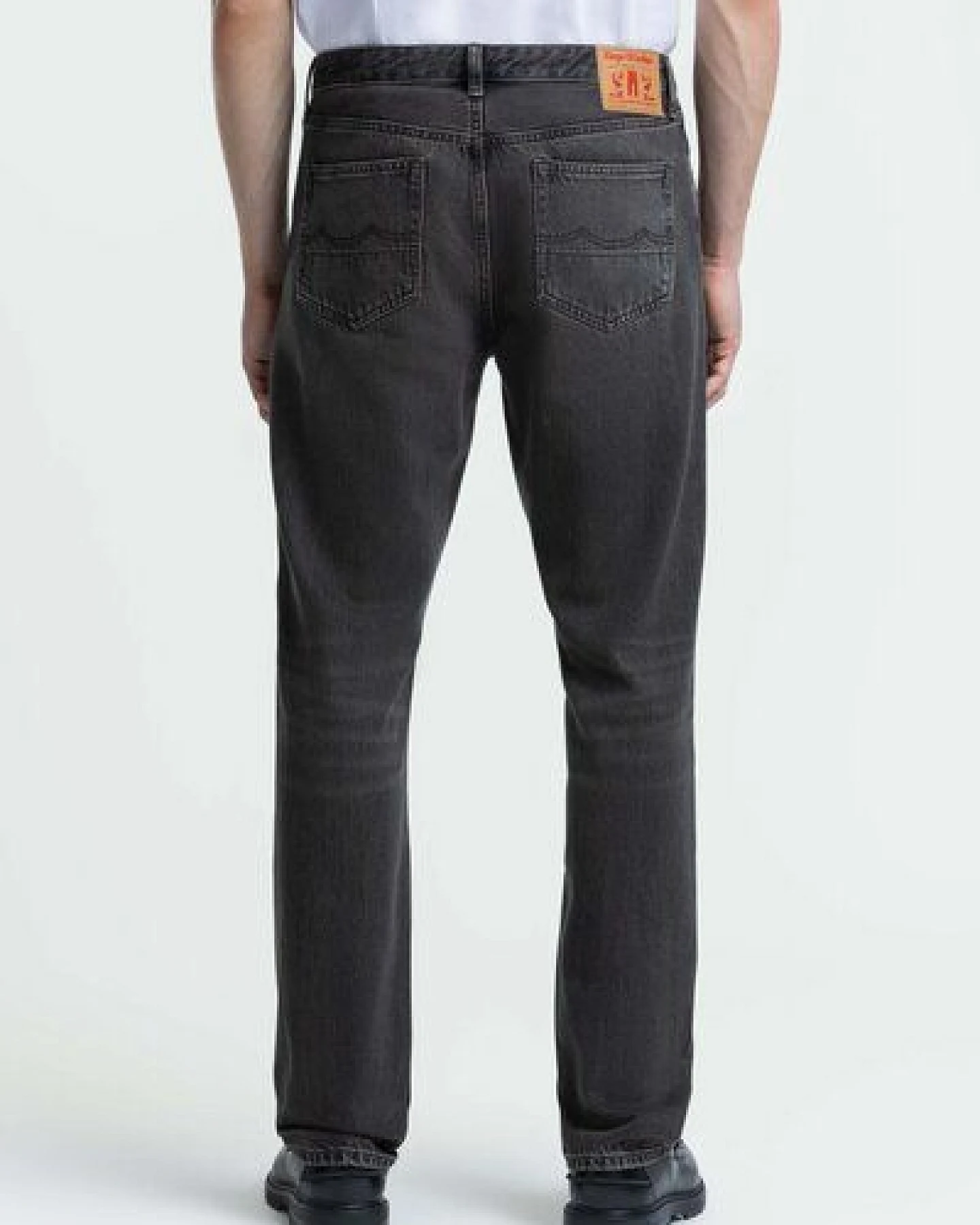 Kings Of Indigo Jeans Arthur - Regular Straight Fit - Vilma Brown Black Worn – Ansicht 4