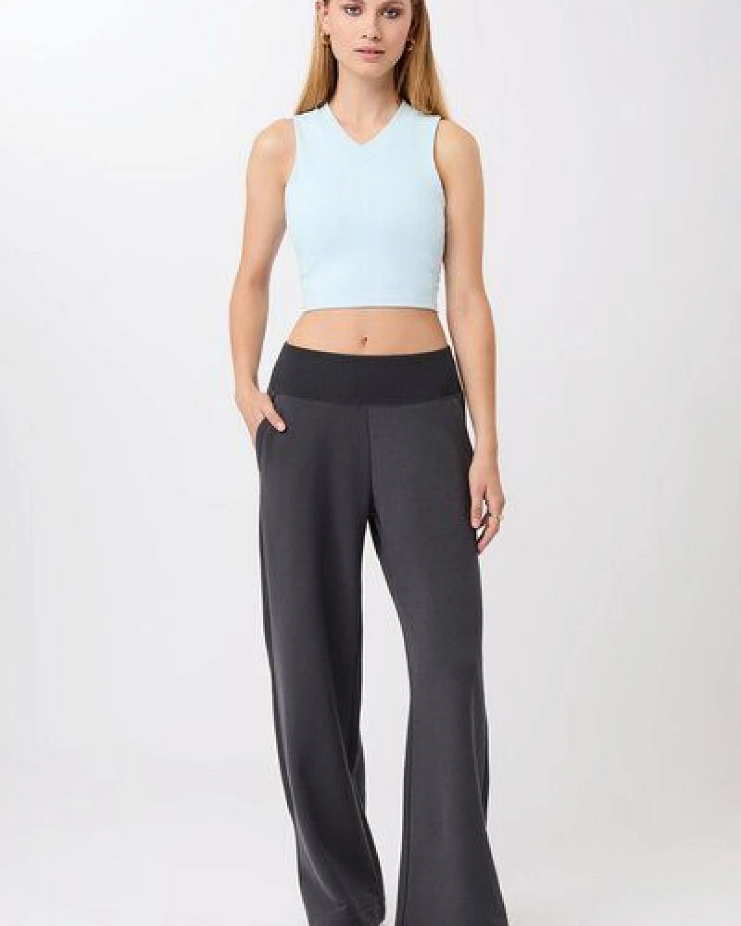 Mandala Cropped V-Neck – Ansicht 4