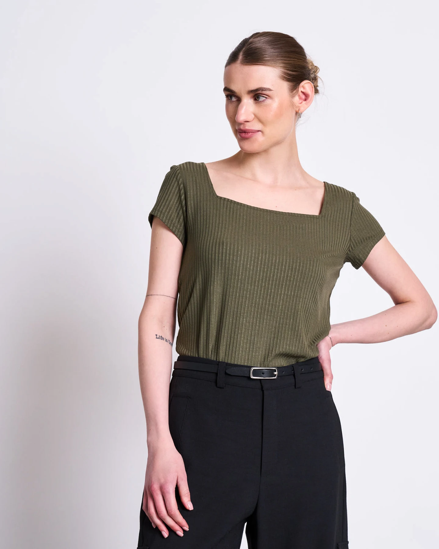 JAN 'N JUNE Damen vegan T-Shirt Arima Dark Olive – Ansicht 2