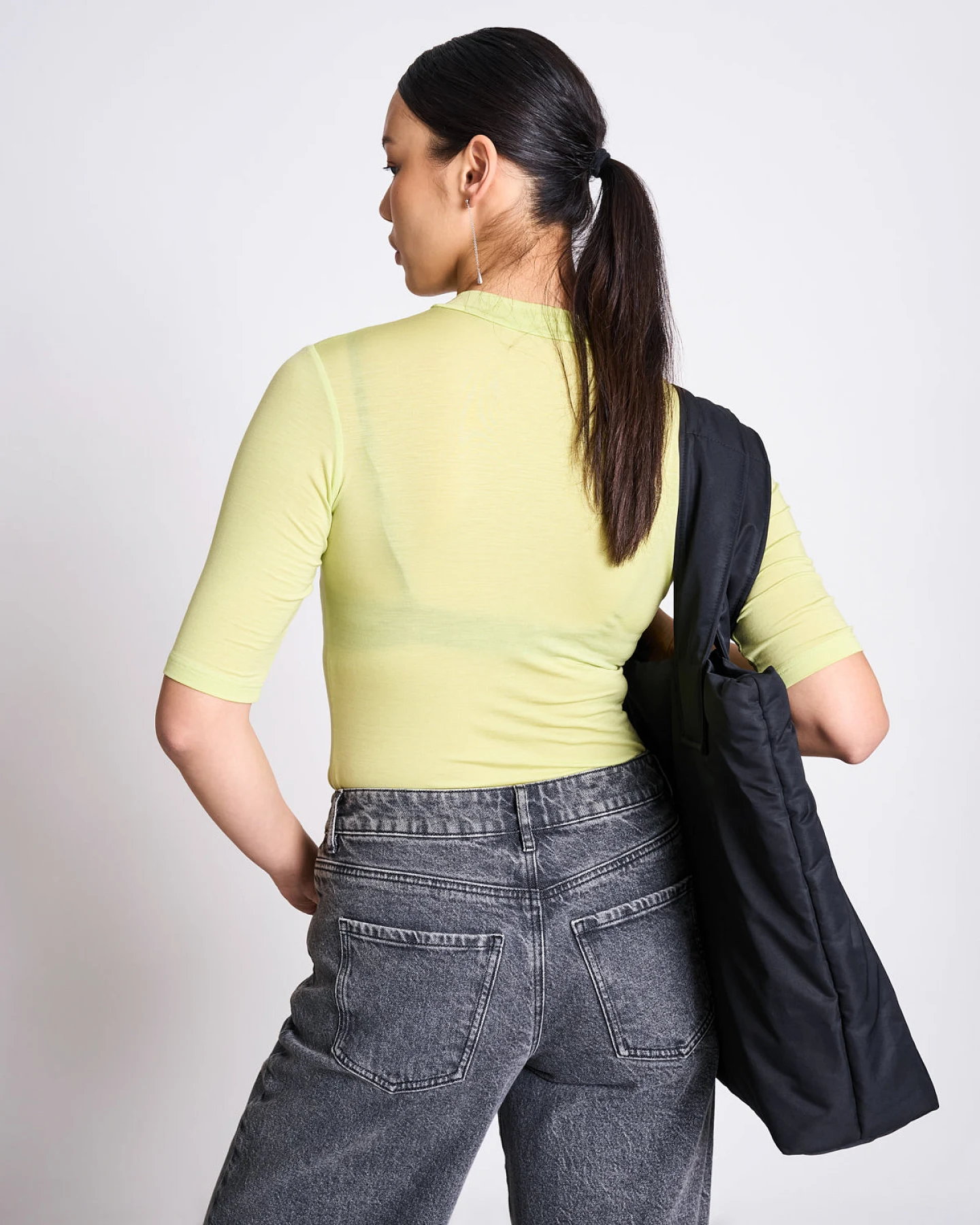 JAN N JUNE Damen vegan T-Shirt High Neck Tarma Granny Smith Grün – Ansicht 2