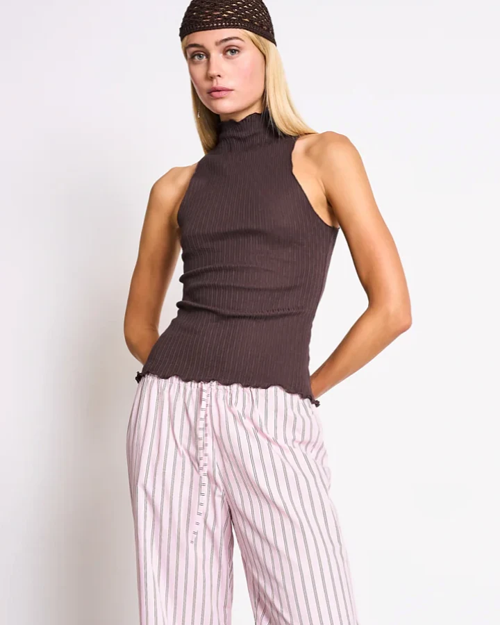 JAN 'N JUNE Damen vegan Top Raised Collar Lepus Schlammbraun