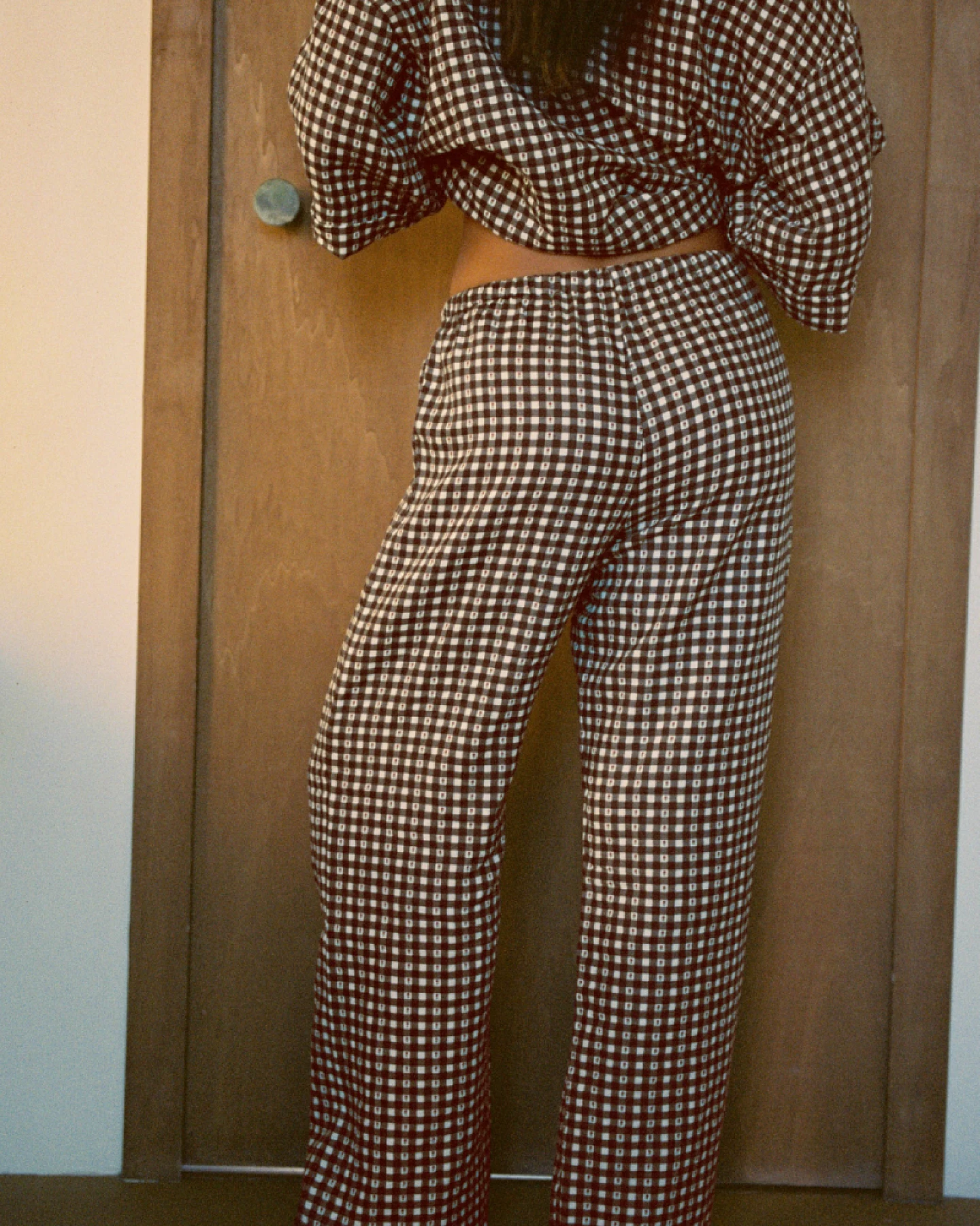 Nénés Damen vegan Hose Von Axelle Brown Vichy – Ansicht 2