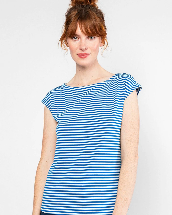 Top Boxy Babe