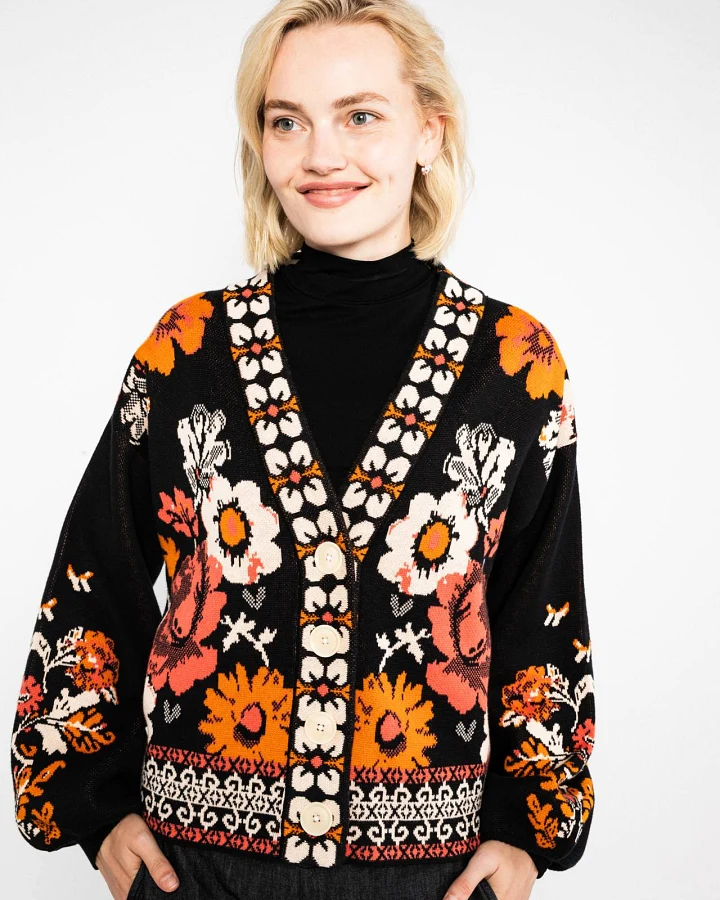Winter Strickjacke Charming Storyteller