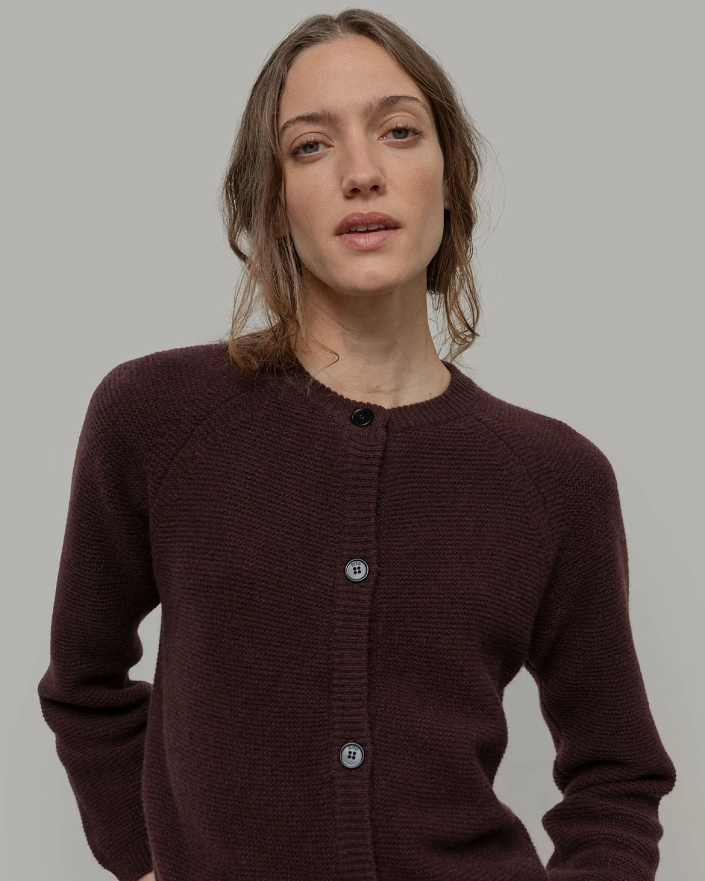 Wollstrickjacke Mafalda Braun – Ansicht 2