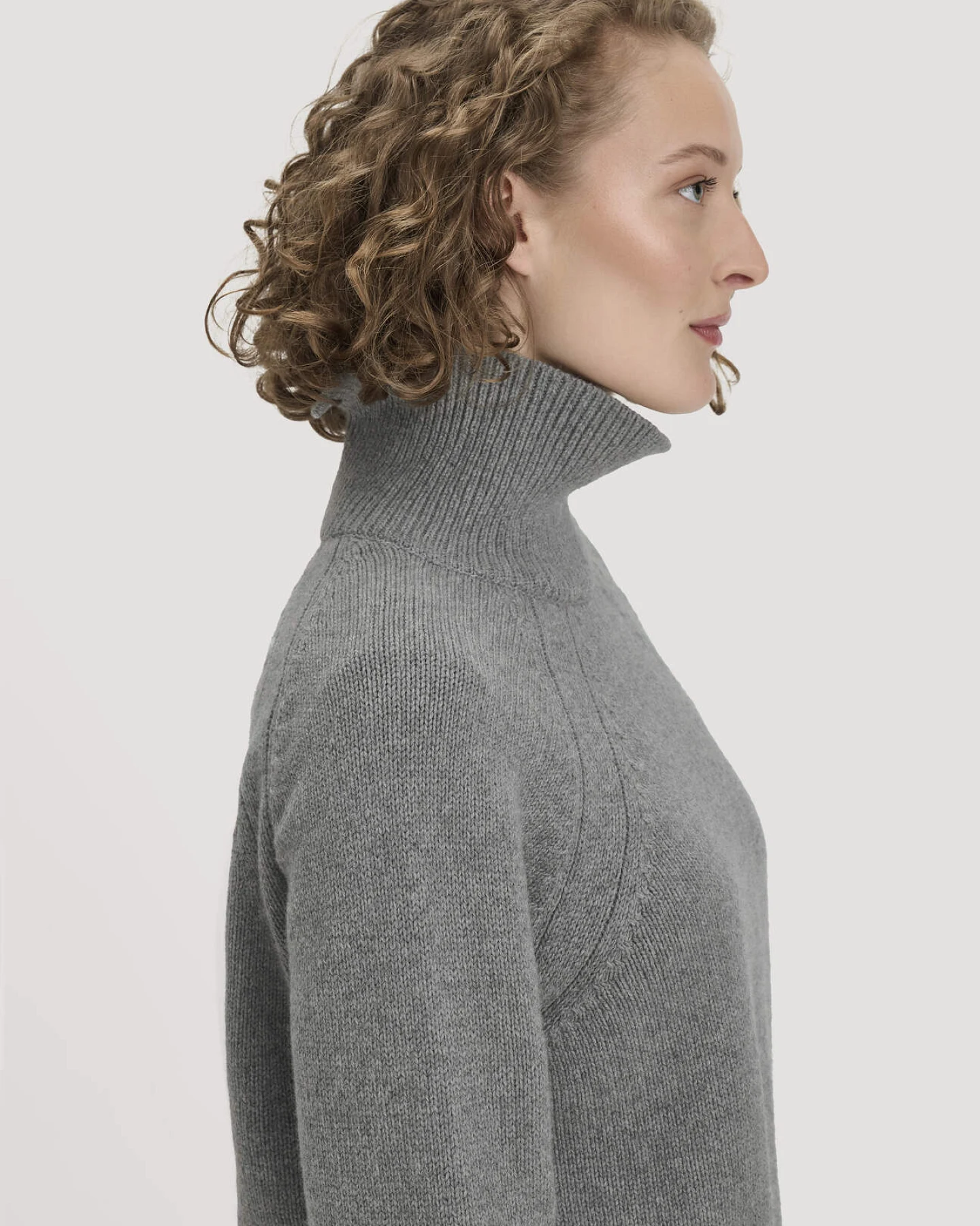 hessnatur Damen Strick Pullover Relaxed aus Bio-Merinowolle mit Bio-Baumwolle - grau - Größe L – Ansicht 4