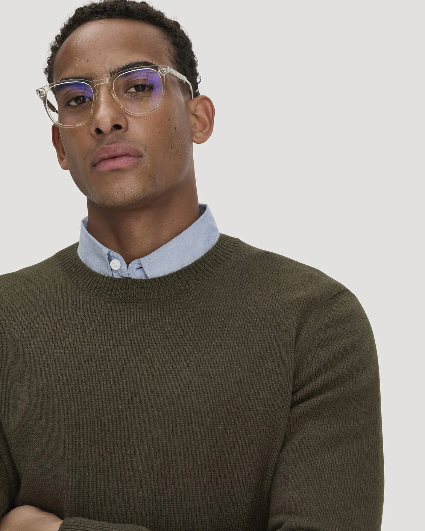 hessnatur Herren Strick Pullover Regular aus Bio-Merinowolle mit Bio-Baumwolle - grün - Größe M – Ansicht 4