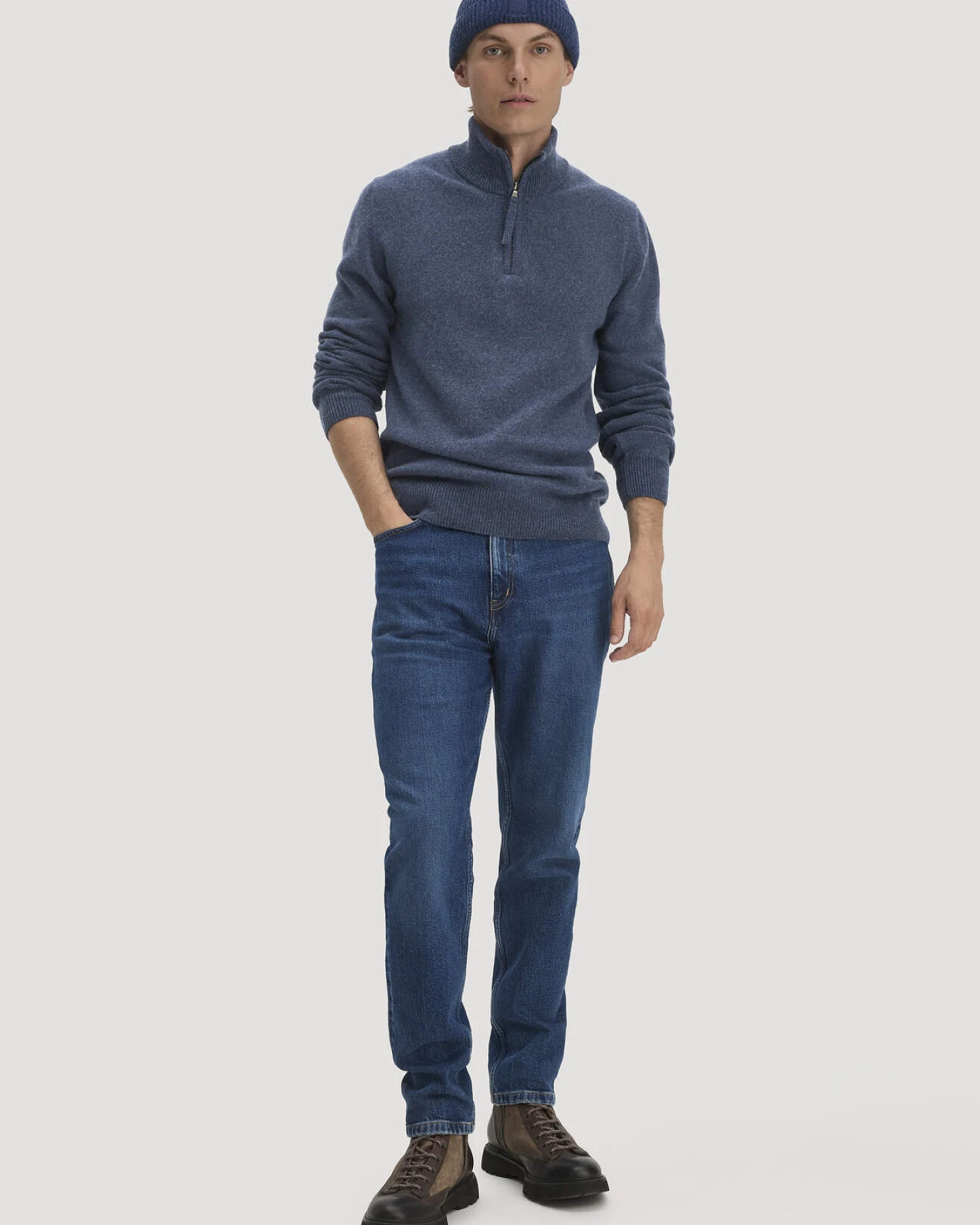 hessnatur Herren Strick Troyer Regular aus Bio-Merinowolle mit Bio-Baumwolle - blau - Größe S – Ansicht 2
