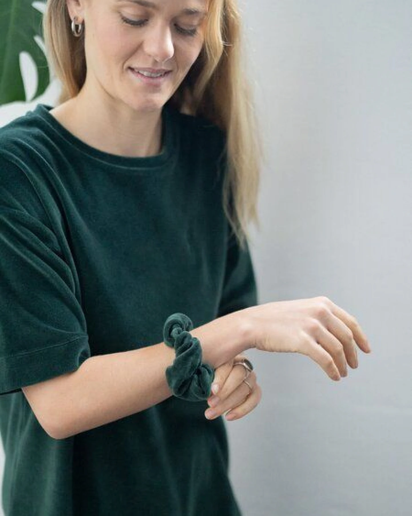 FUXBAU Frauen Samt Kleid – Ansicht 3