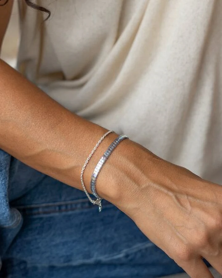 juni Graues Tila Armband Cloud - optional mit Silberarmband aus recyceltem Silber - gefertigt in Deutschland