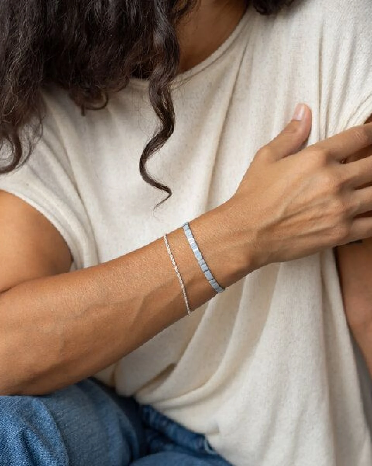 juni Graues Armband Finja - optional mit Silberarmband aus recyceltem Silber - gefertigt in Deutschland – Ansicht 2