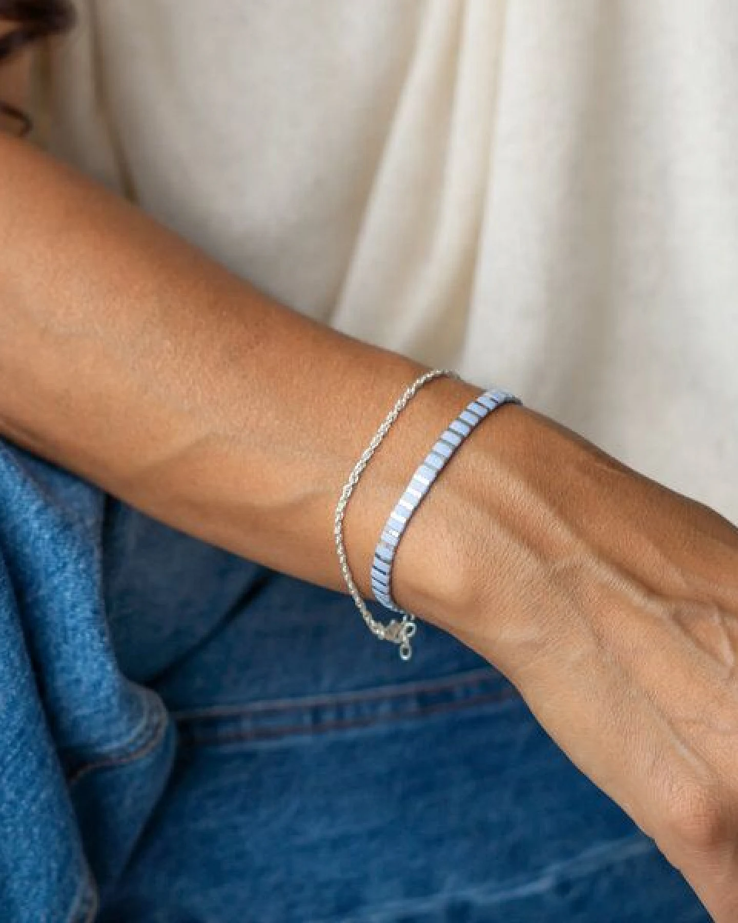 juni Tila Armband Ice Blue - optional mit Silberarmband aus recyceltem Silber - gefertigt in Deutschland – Ansicht 2