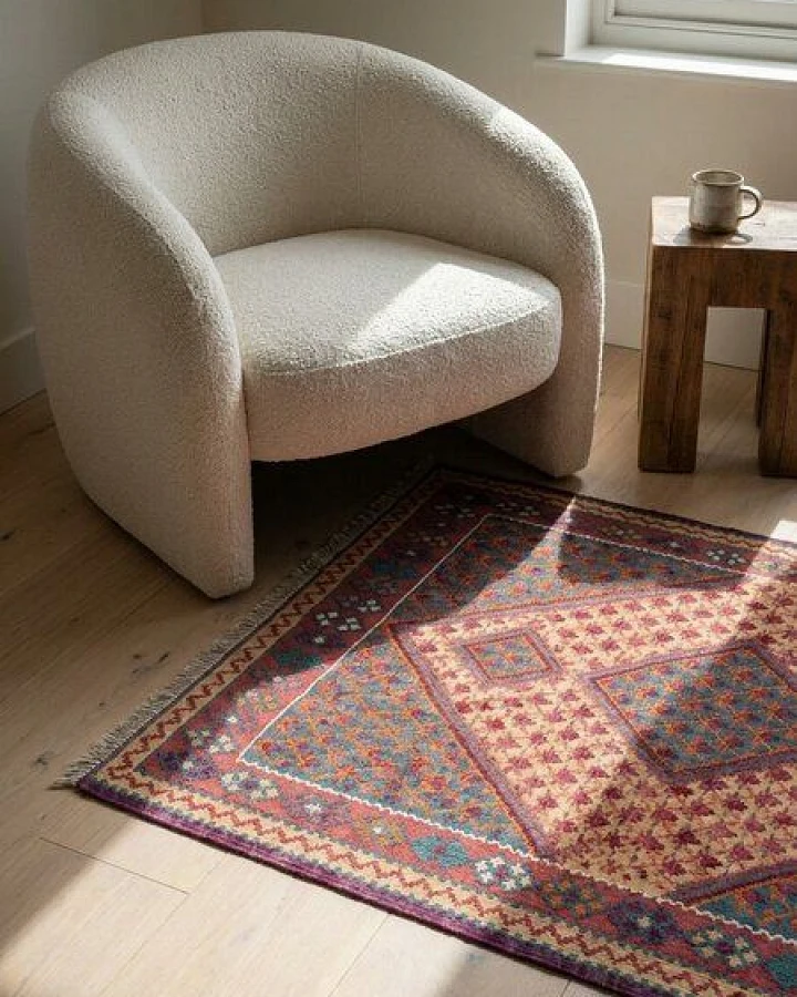 Kelim Senneh Beige „Rugtales“ aus Schurwolle, 107x161 cm