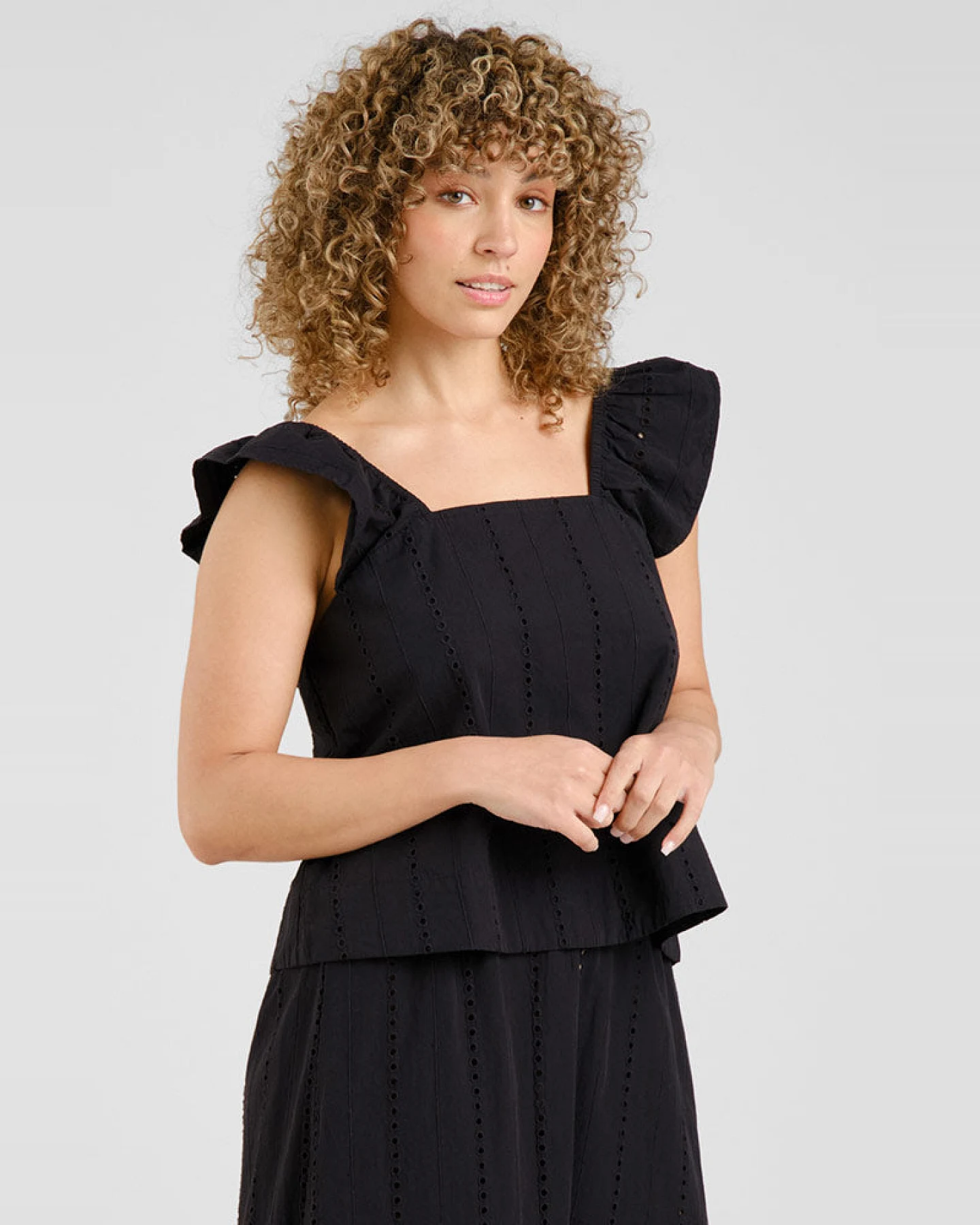 DEDICATED Damen vegan Top Furusund Schiffli Schwarz – Ansicht 2