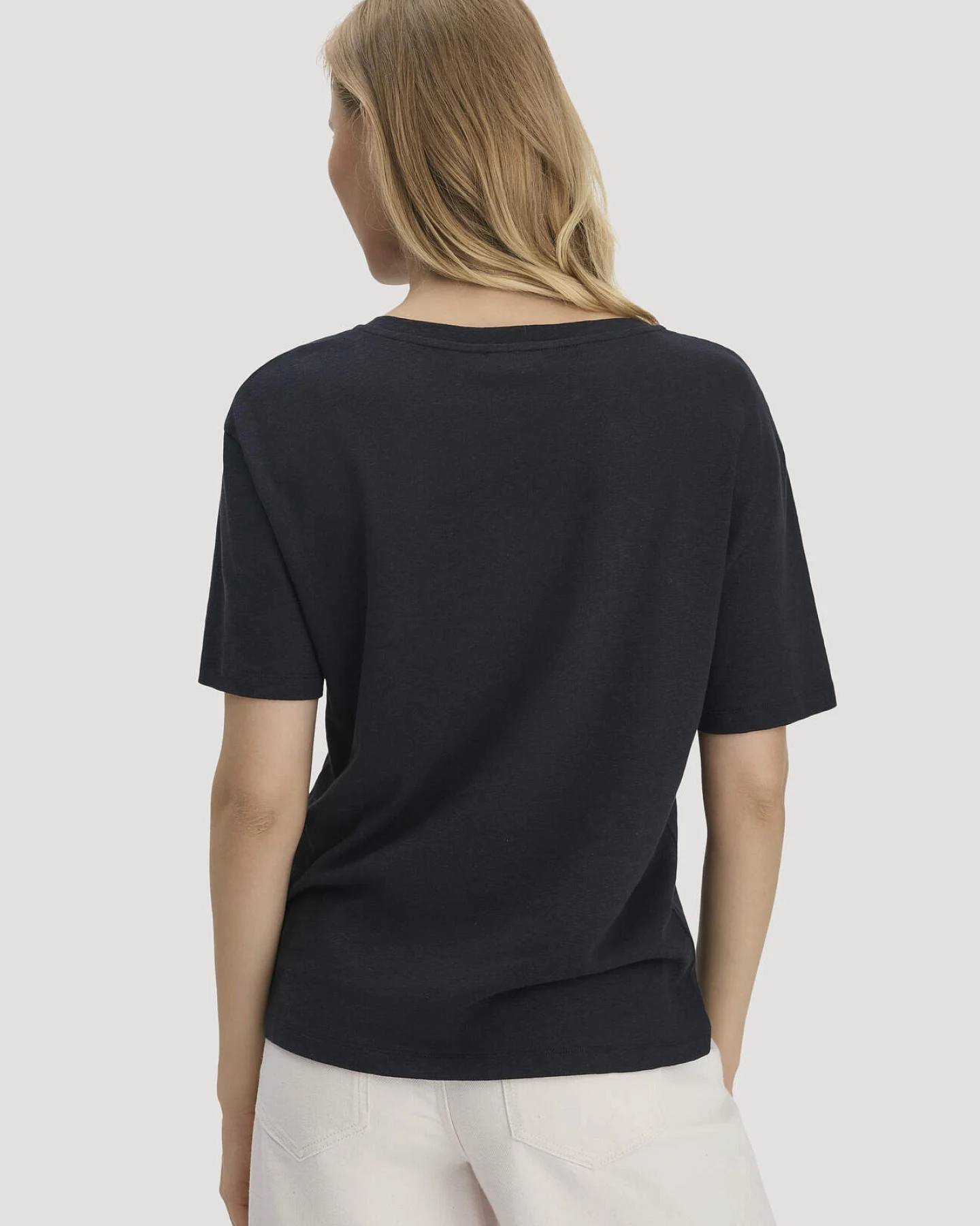 hessnatur Damen T-Shirt Oversize aus Leinen und Bio-Baumwolle - schwarz - Größe XS – Ansicht 3